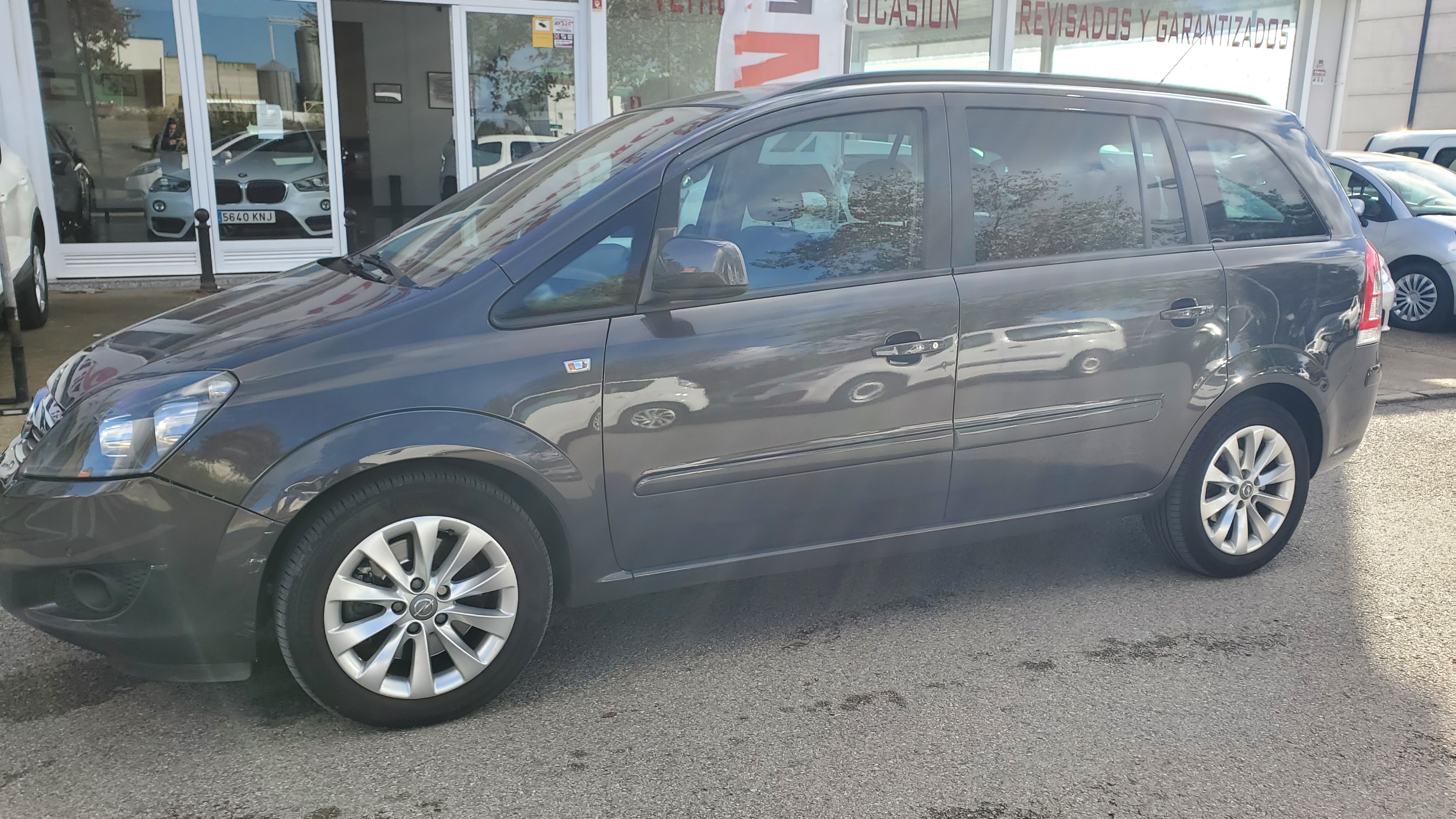 OPEL Zafira 1.7 CDTi 110 CV Family: Catálogo de AUTOMOVILES MORAUTO SL OPEL Zafira 1.7 CDTi 110 CV Family: Catálogo de AUTOMOVILES MORAUTO SL
