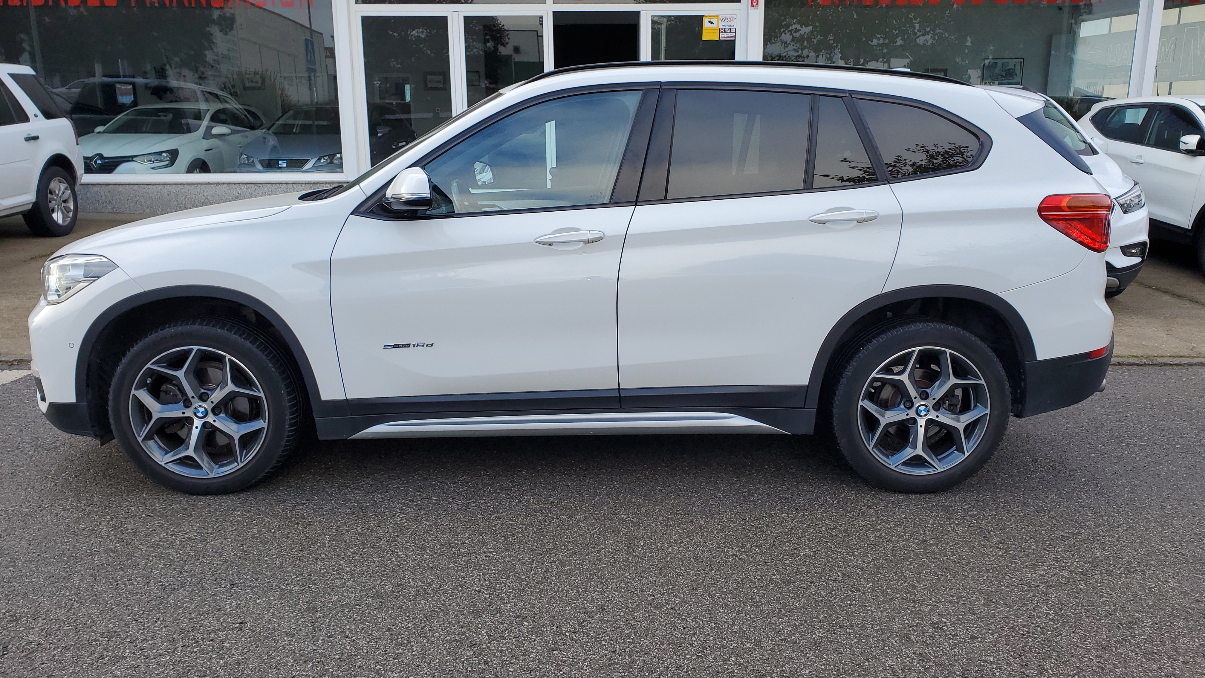 BMW X1 sDrive18d Business: Catálogo de AUTOMOVILES MORAUTO SL BMW X1 sDrive18d Business: Catálogo de AUTOMOVILES MORAUTO SL