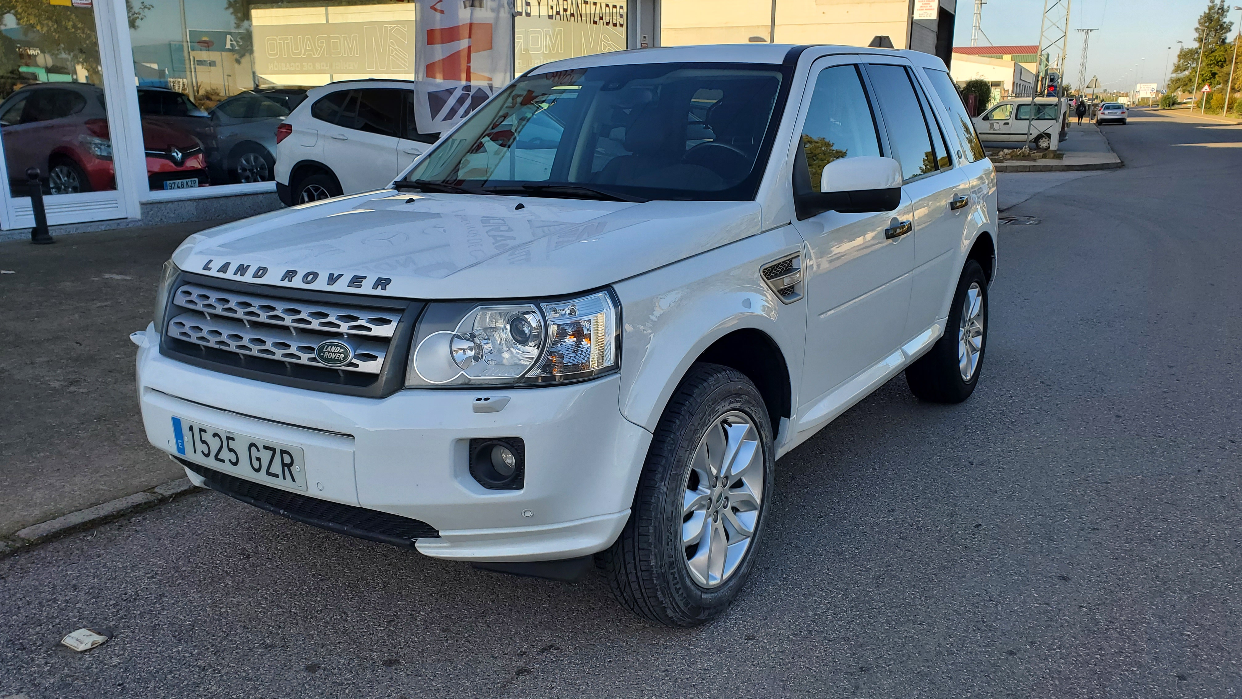 LAND-ROVER Freelander 2.2 SD4 Auto HSE 190cv: Catálogo de AUTOMOVILES MORAUTO SL LAND-ROVER Freelander 2.2 SD4 Auto HSE 190cv: Catálogo de AUTOMOVILES MORAUTO SL