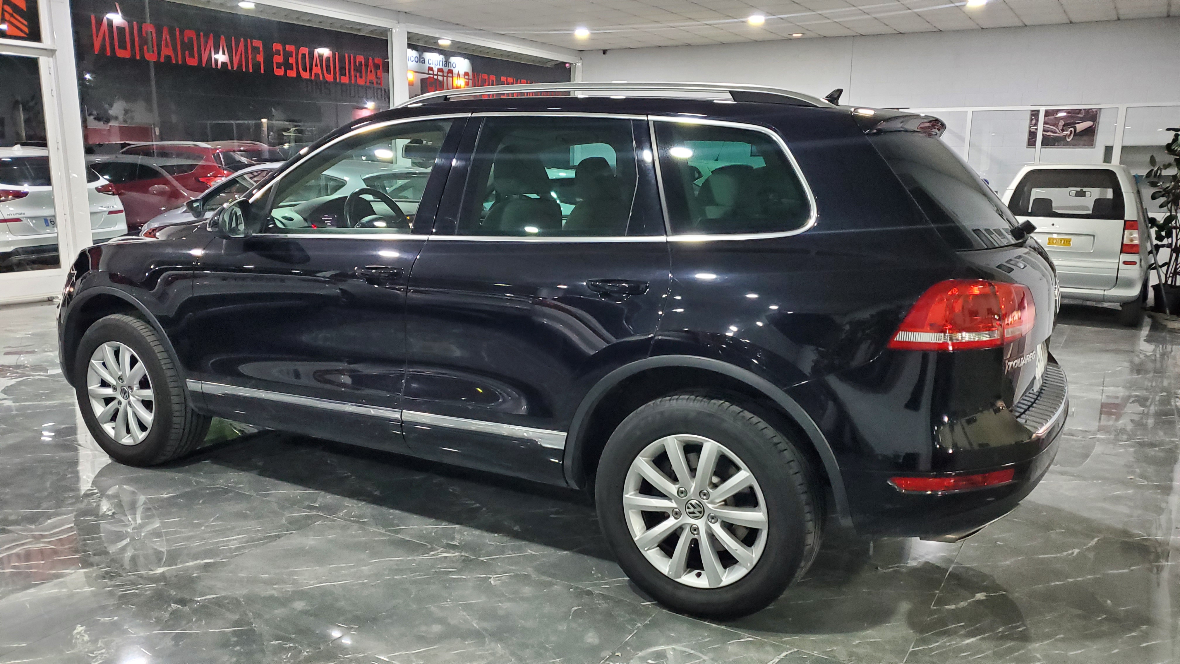 VOLKSWAGEN Touareg 3.0 V6 TDI 245 Tiptronic BlueMotion Tech: Catálogo de AUTOMOVILES MORAUTO SL VOLKSWAGEN Touareg 3.0 V6 TDI 245 Tiptronic BlueMotion Tech: Catálogo de AUTOMOVILES MORAUTO SL