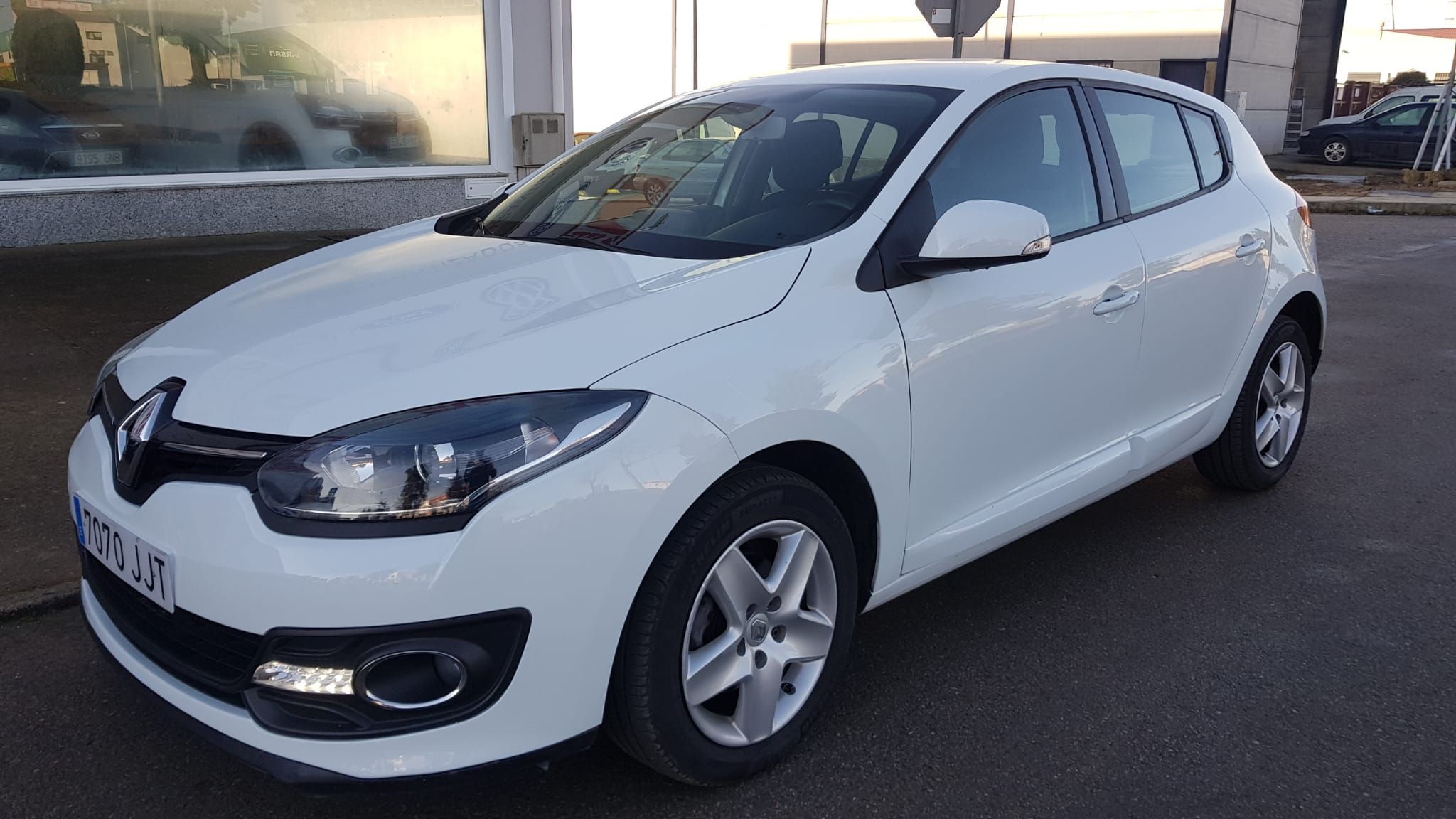 Renault Mégane 1.5dci Energy Business 81kw: Catálogo de AUTOMOVILES MORAUTO SL Renault Mégane 1.5dci Energy Business 81kw: Catálogo de AUTOMOVILES MORAUTO SL