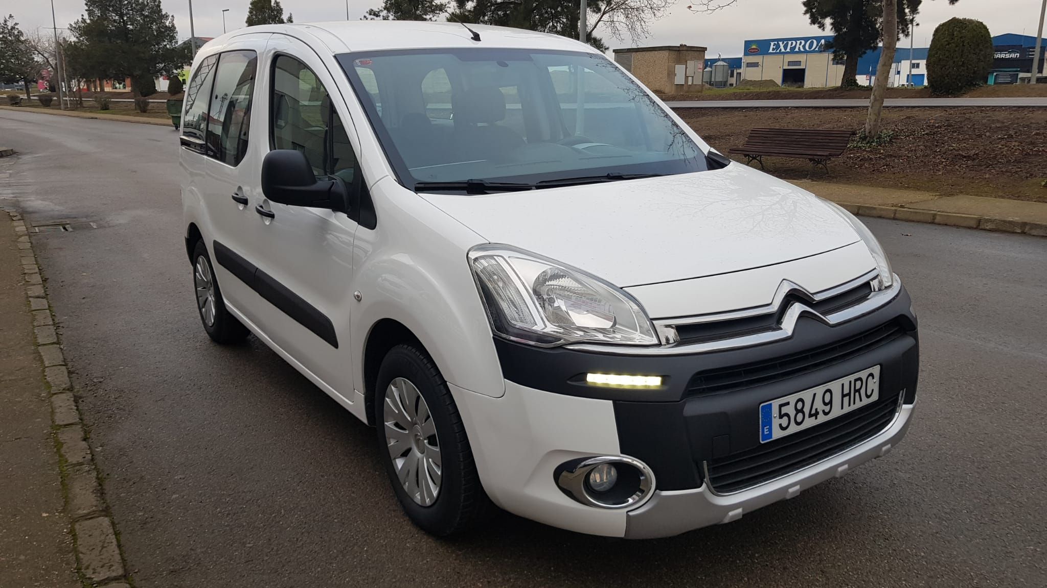 Citroen Berlingo Multispace 1.6hdi Tonic 75: Catálogo de AUTOMOVILES MORAUTO SL Citroen Berlingo Multispace 1.6hdi Tonic 75: Catálogo de AUTOMOVILES MORAUTO SL