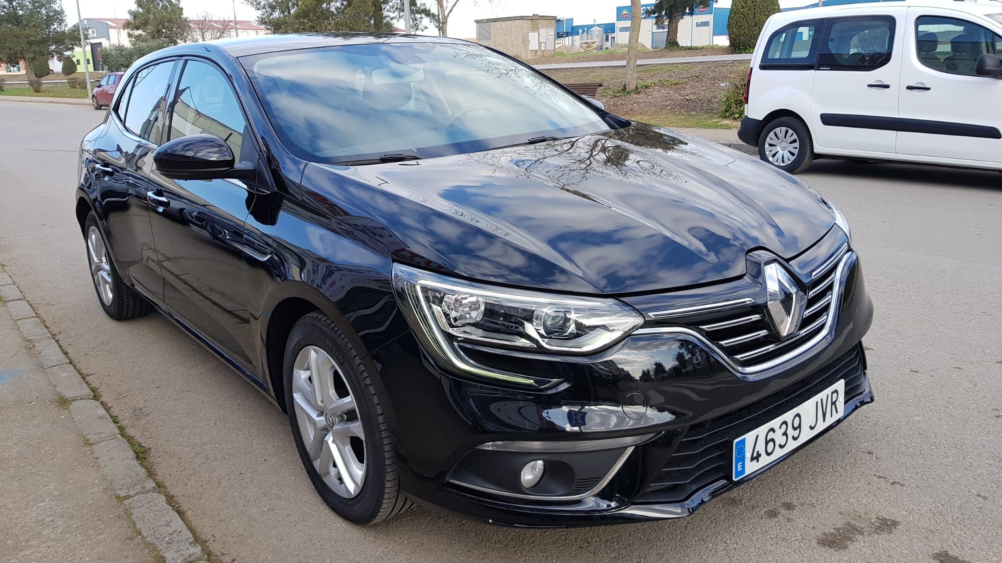 Renault Mégane 1.5dci Energy Business 81kw: Catálogo de AUTOMOVILES MORAUTO SL Renault Mégane 1.5dci Energy Business 81kw: Catálogo de AUTOMOVILES MORAUTO SL