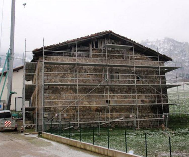 Rehabilitación de caseríos abandonados o deteriorados en Navarra - Antes