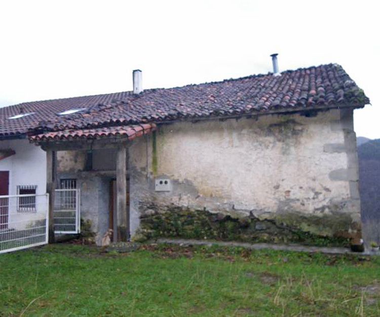 Rehabilitación de cubiertas y fachadas en Navarra - Antes