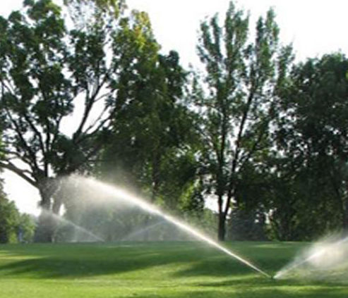 Agua tratada beneficiosa para los campos de golf en Murcia