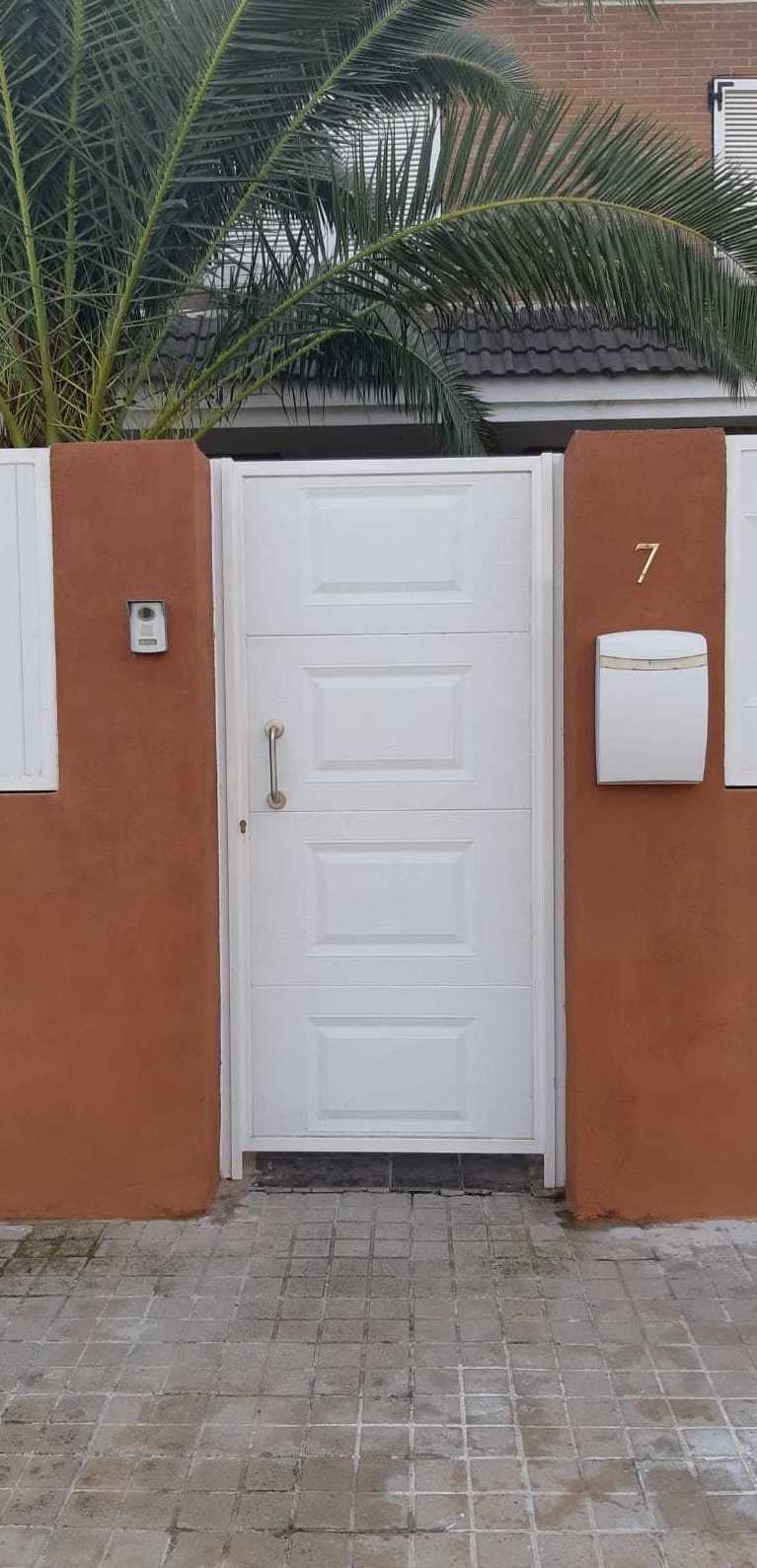 Puerta exterior Puerta exterior