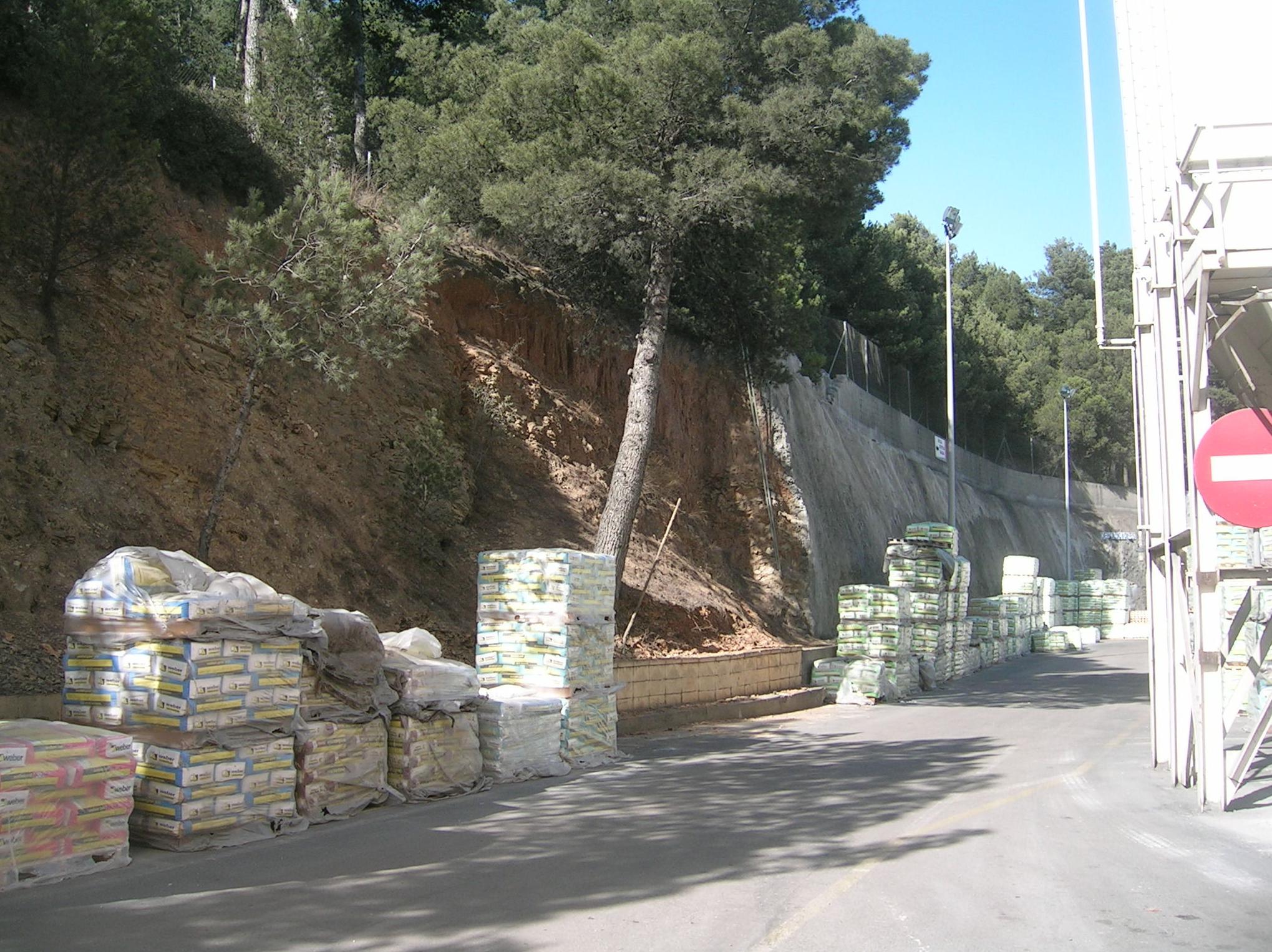 Certificado de solidez y Estudio de Estabilidad de Taludes para la ampliación de la Fábrica Weber-Cemarksa en el PK 9.00 de la Crta. N-152 (C-17). TM Montcada i Reixac. BARCELONA. Ref. EG253-2008. Certificado de solidez y Estudio de Estabilidad de Taludes para la ampliación de la Fábrica Weber-Cemarksa en el PK 9.00 de la Crta. N-152 (C-17). TM Montcada i Reixac. BARCELONA. Ref. EG253-2008.