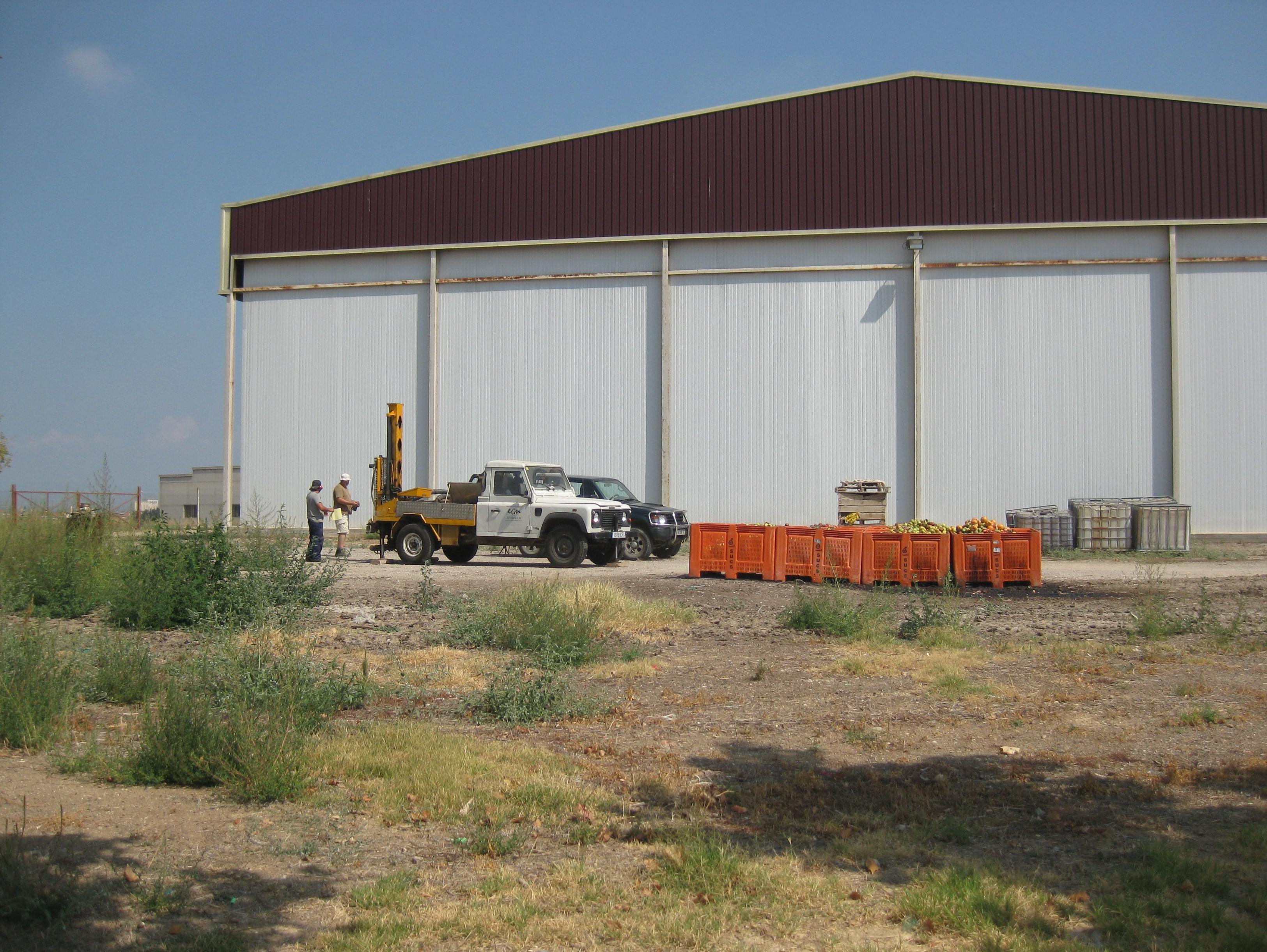 Estudio Geotécnico para la Ampliación de una nave industrial en la Cooperativa de Bordeta Fruits". TM Lleida. EG0330-2010. Estudio Geotécnico para la Ampliación de una nave industrial en la Cooperativa de Bordeta Fruits". TM Lleida. EG0330-2010.