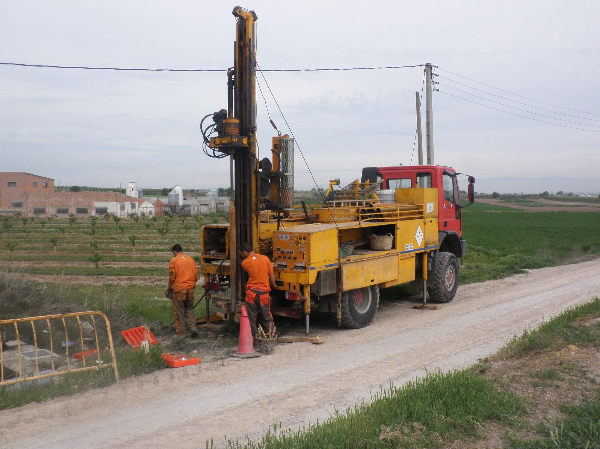 Estudio geotécnico para la Ampliación del puente sobre la acequia B3 dentro del “Proyecto de Acondicionamiento y Mejora de diversos caminos en el término municipal de Arbeca”. Ref. REGSA XA-08212. Estudio geotécnico para la Ampliación del puente sobre la acequia B3 dentro del “Proyecto de Acondicionamiento y Mejora de diversos caminos en el término municipal de Arbeca”. Ref. REGSA XA-08212.