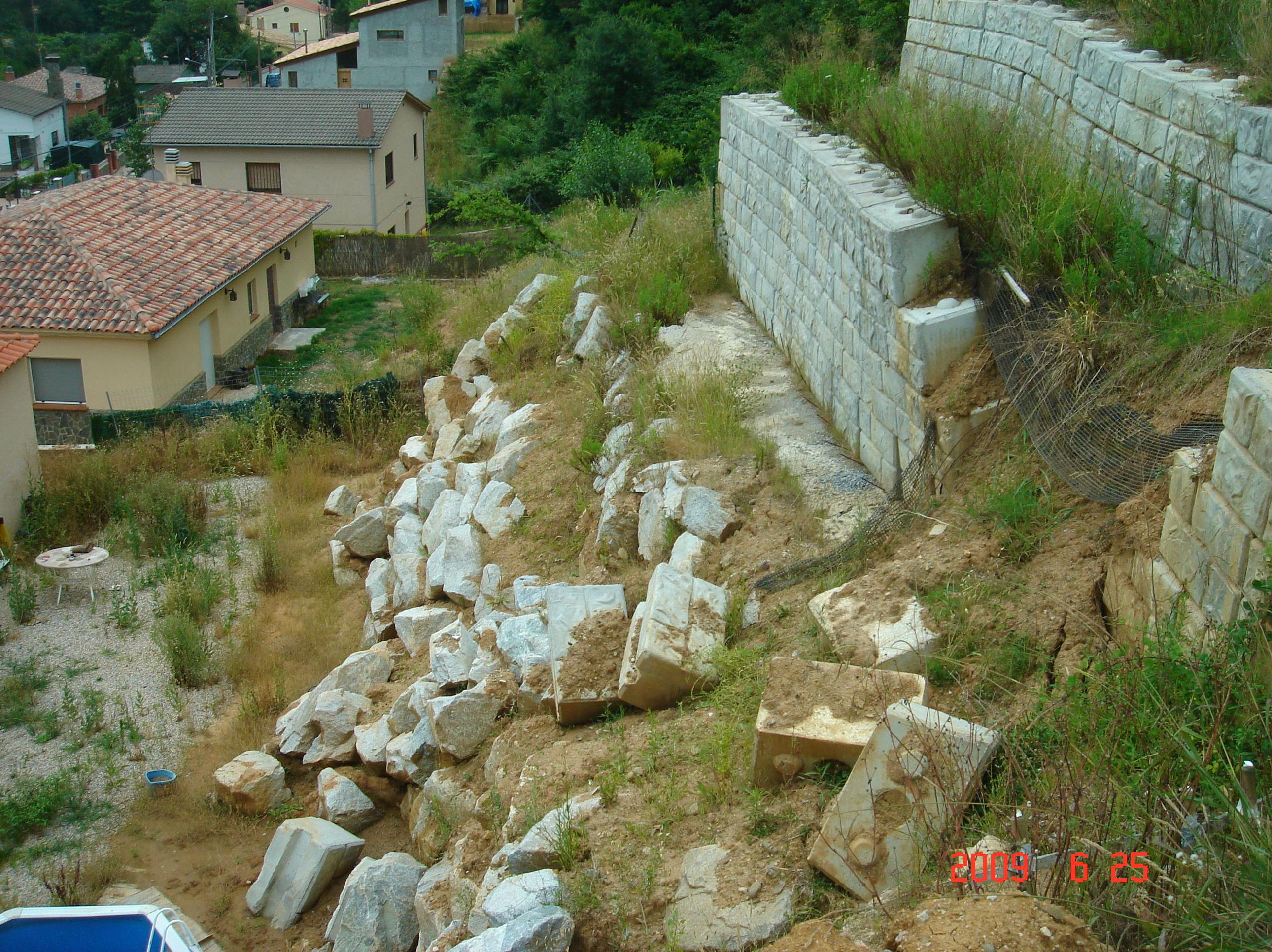 Estudio de Estabilidad de Taludes en la calle Sant Llop, parcelas P-704-711-713-714. Urb. Residencial Riells I. TM Riells i Viabrea. BARCELONA. Estudio de Estabilidad de Taludes en la calle Sant Llop, parcelas P-704-711-713-714. Urb. Residencial Riells I. TM Riells i Viabrea. BARCELONA.