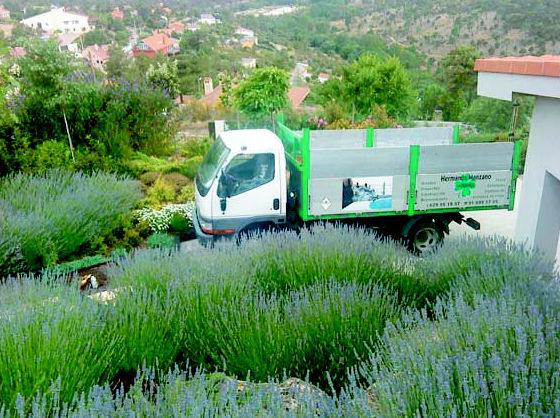 Transporte de eridos  Robledo de Chavela - Madrid http://www.hermanosmanzanojardines.es/es/