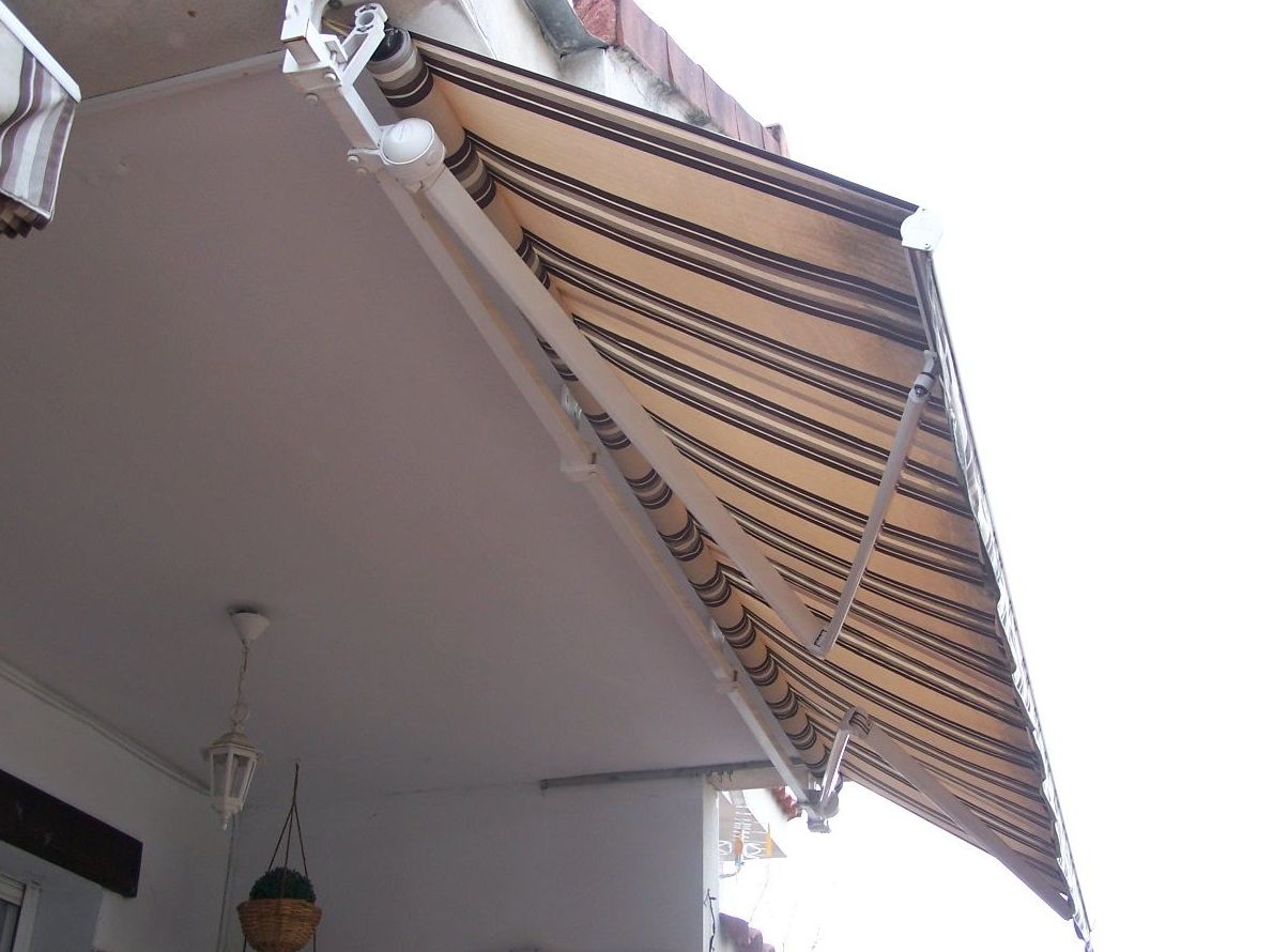 Toldo brazo extensible: Catálogo de persianas de Persianas Aluplas Toldo brazo extensible: Catálogo de persianas de Persianas Aluplas