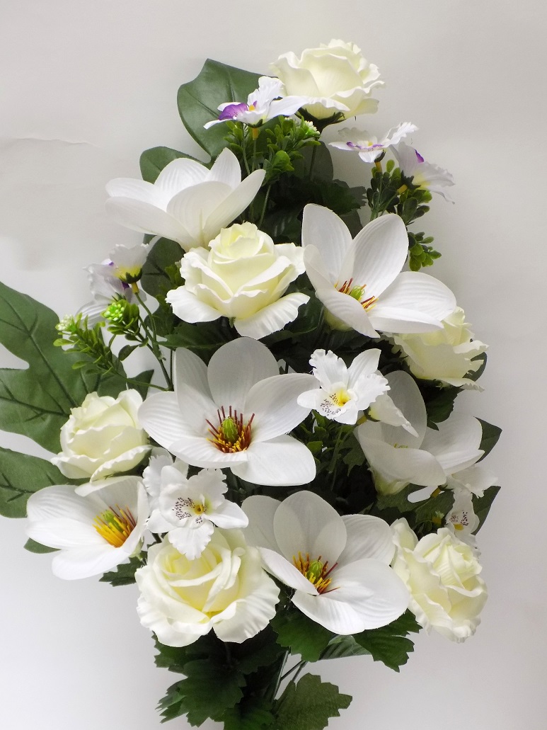 RAMO ENCARADOx18 ROSAS+MAGNOLIAS (65CM)/ BLANCO REF: 0082BLA PRECIO: 5,50€ RAMO ENCARADOx18 ROSAS+MAGNOLIAS (65CM)/ BLANCO REF: 0082BLA PRECIO: 5,50€