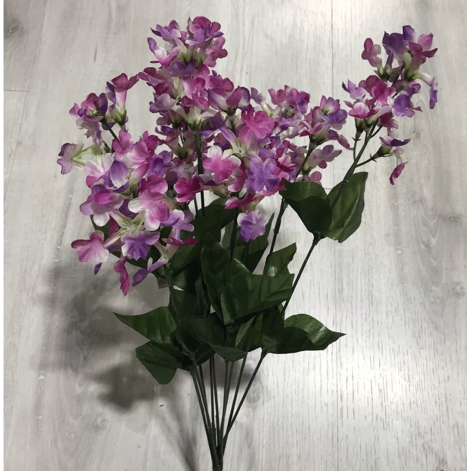 RAMO LILAC x9 (48CM) COLOR: FUXIA REF: 6139_FUX PRECIO: 1,80€ RAMO LILAC x9 (48CM) COLOR: FUXIA REF: 6139_FUX PRECIO: 1,80€
