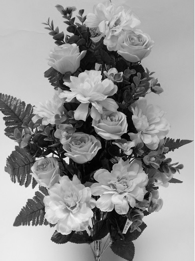RAMO ENCARADO DE DAHLIAS Y ROSITAS CON EUCALIPTUS/ LILA REF: 40057LIL PRECIO: 5,75€ RAMO ENCARADO DE DAHLIAS Y ROSITAS CON EUCALIPTUS/ LILA REF: 40057LIL PRECIO: 5,75€