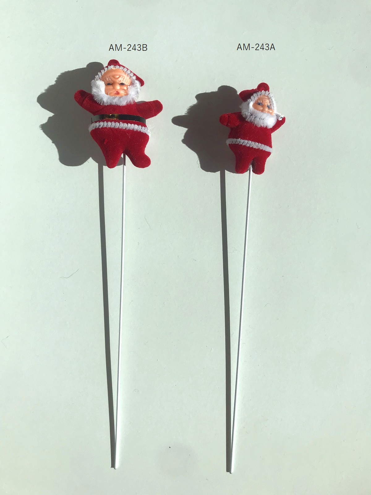 PQTEx72 PICKS DE PAPA NOEL REF: AM-243// MEDIDA PEQUEÑA REF: AM-243A PRECIO: 18,00€/PQTE (0,25€/UD)// MEDIDA GRANDE REF: AM-243B PRECIO: 25,20€/PQTE (0,35€/UD) PQTEx72 PICKS DE PAPA NOEL REF: AM-243// MEDIDA PEQUEÑA REF: AM-243A PRECIO: 18,00€/PQTE (0,25€/UD)// MEDIDA GRANDE REF: AM-243B PRECIO: 25,20€/PQTE (0,35€/UD)