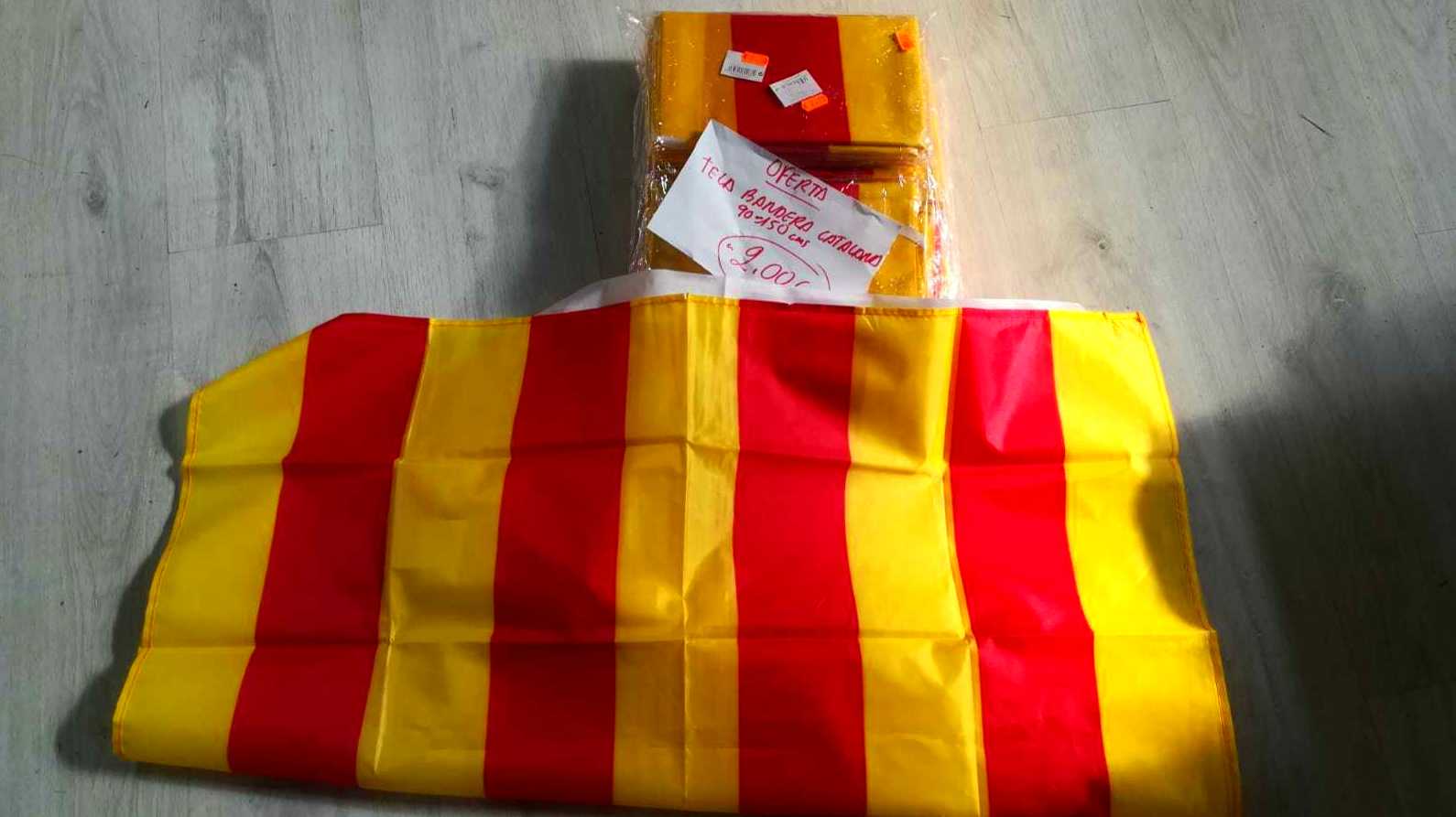 Tela Bandera Catalana MEDIDAS:1,50 x 0,90 m. PRECIO: 2,00 € Tela Bandera Catalana MEDIDAS:1,50 x 0,90 m. PRECIO: 2,00 €