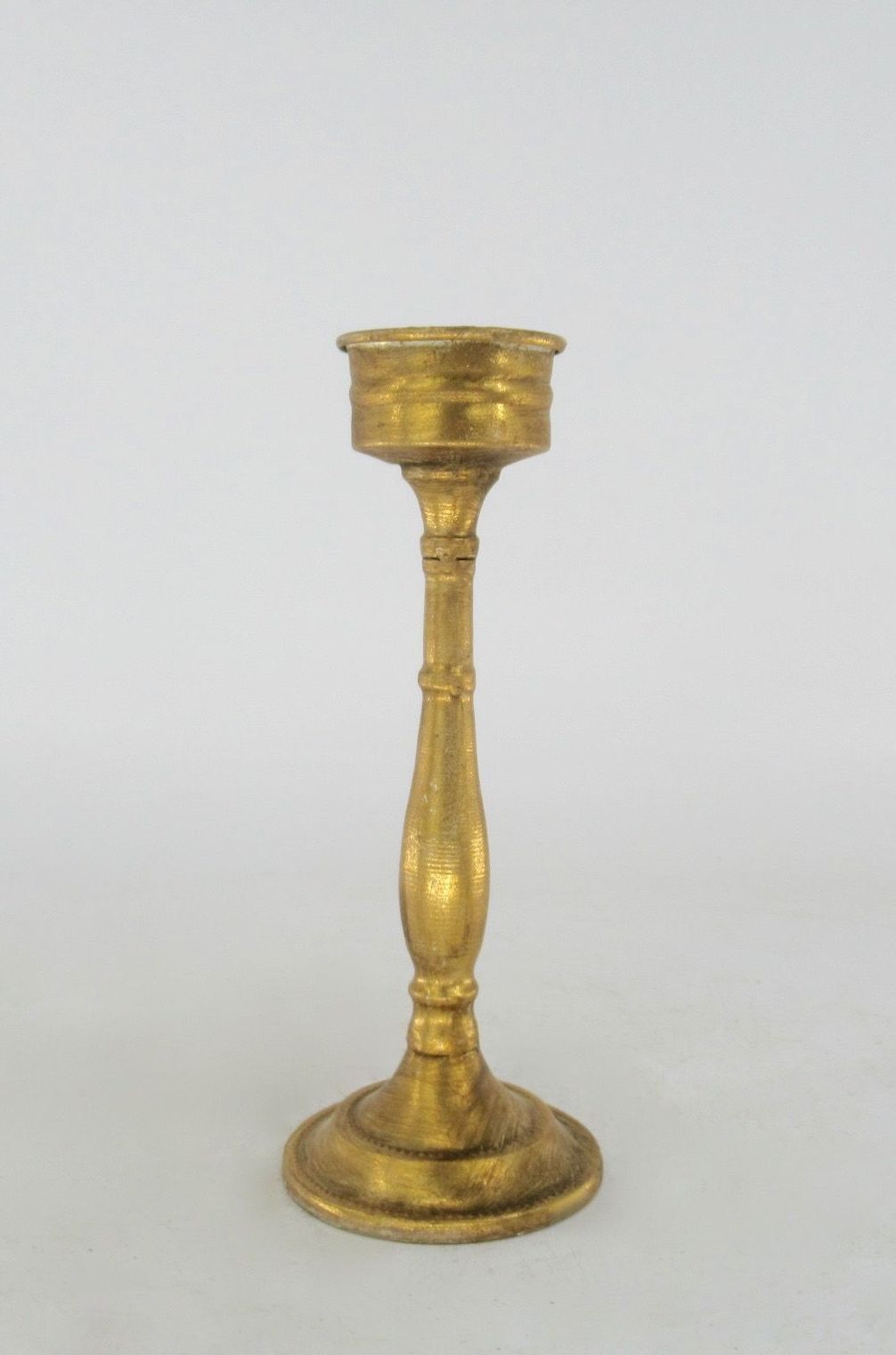 CANDELABRO 1VELA D10,5 H20 (ORO) REF: AR0526.16G PRECIO: 7.55€ CANDELABRO 1VELA D10,5 H20 (ORO) REF: AR0526.16G PRECIO: 7.55€