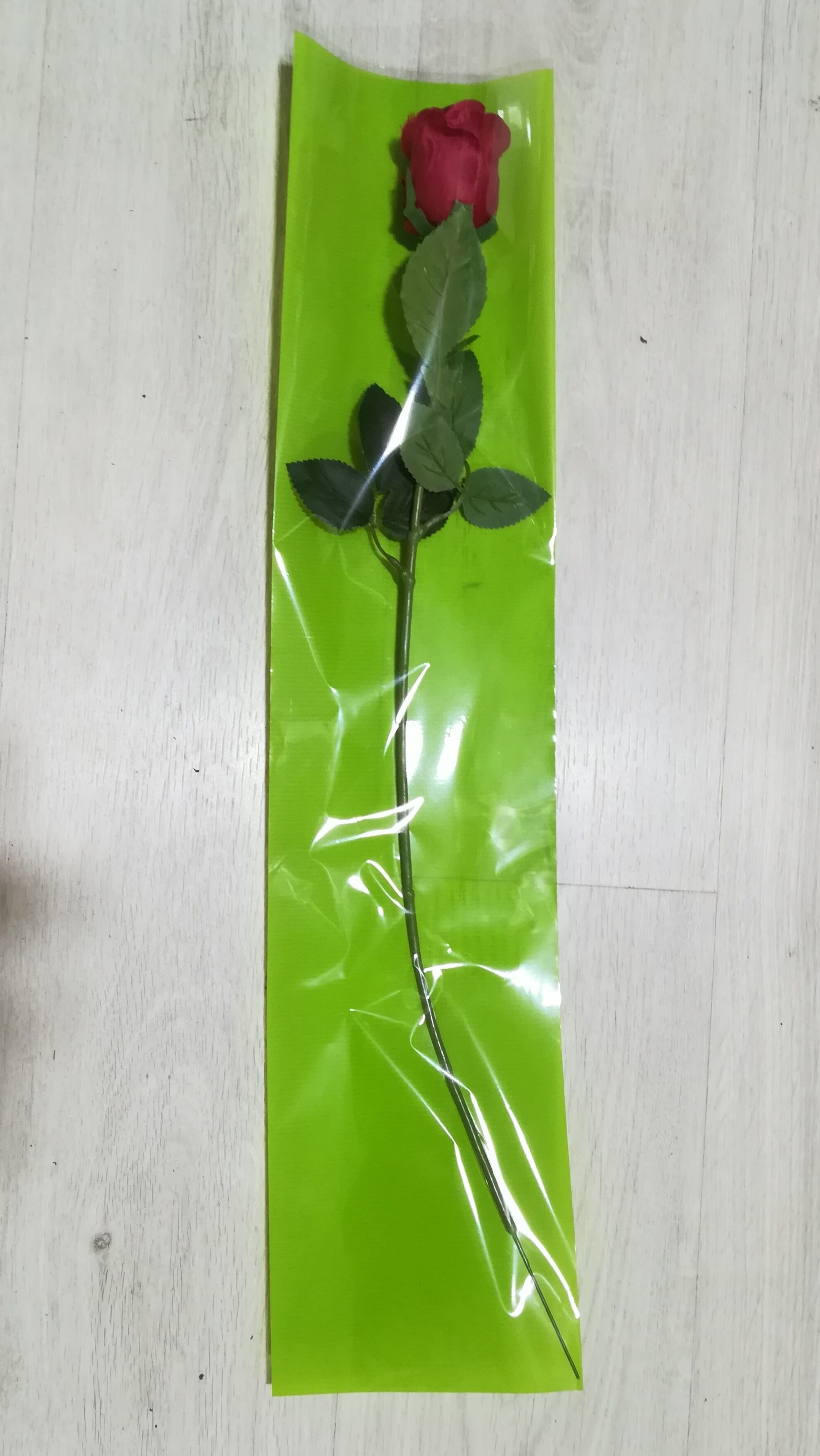 PQTE. (x 100 unid.) FONDO LISO (16x70 cm.) VERDE. PRECIO: 15 € PQTE. (x 100 unid.) FONDO LISO (16x70 cm.) VERDE. PRECIO: 15 €