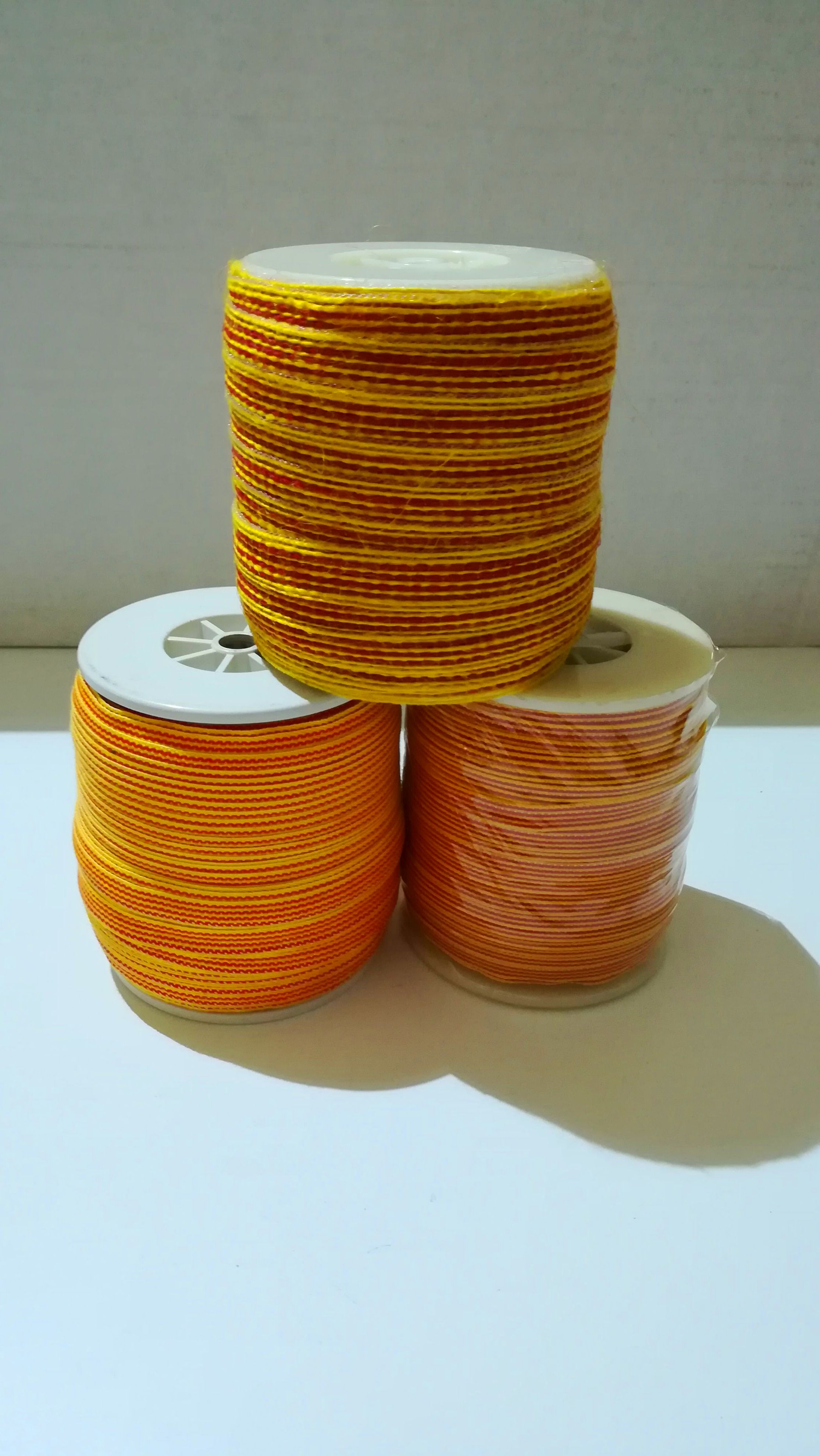 Cinta Catalana de YUTE. Ancho 10 mm. (50 m.) PRECIO: 4,95 € - (100 m.) PRECIO: 9,80 € / Ancho 7 mm. (100 m.) PRECIO: 7,35 € / Ancho Cinta Catalana de YUTE. Ancho 10 mm. (50 m.) PRECIO: 4,95 € - (100 m.) PRECIO: 9,80 € / Ancho 7 mm. (100 m.) PRECIO: 7,35 € / Ancho