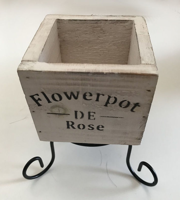 ESTRUCTURA DE METAL CON 4 PIES+CUBILETE "FLOWERPOT" BL 12CM REF: AM-124 PRECIO: 2,75€ ESTRUCTURA DE METAL CON 4 PIES+CUBILETE "FLOWERPOT" BL 12CM REF: AM-124 PRECIO: 2,75€