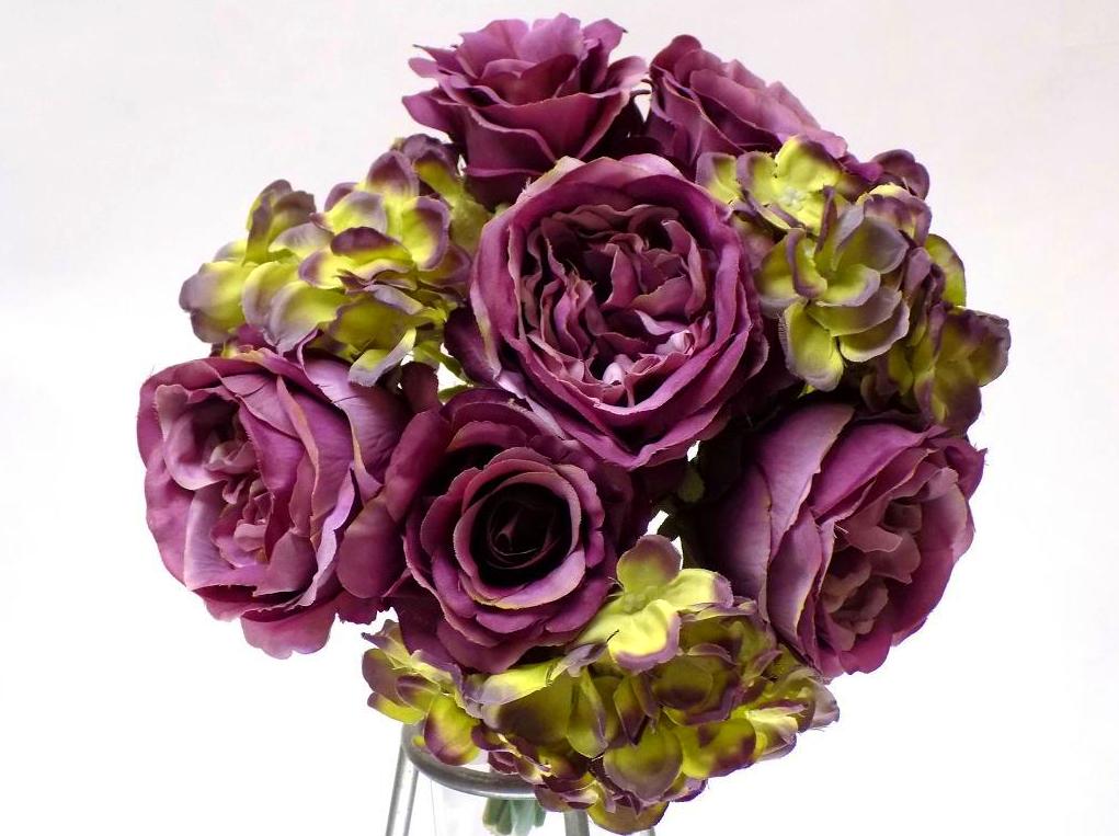 Bouquet de rosas y hortensias. REF.: 40002 COLOR: Lila PRECIO: 5,50 € Bouquet de rosas y hortensias. REF.: 40002 COLOR: Lila PRECIO: 5,50 €