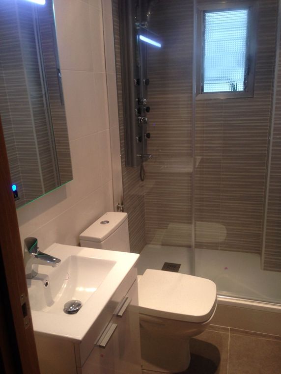 Reforma integral de baño en San Juan de Aznalfarache (Sevilla) Reforma integral de baño en San Juan de Aznalfarache (Sevilla)