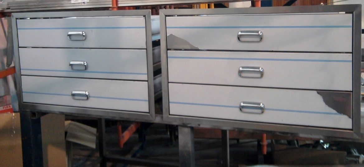 Cajonera y estanterías en acero inoxidable: Productos de INOX MUEBLE 2019, S.L.U. Cajonera y estanterías en acero inoxidable: Productos de INOX MUEBLE 2019, S.L.U.