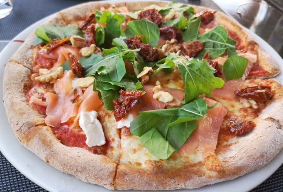 Pizzas: Carta de Rustico Pizza e Vino Pizzas: Carta de Rustico Pizza e Vino