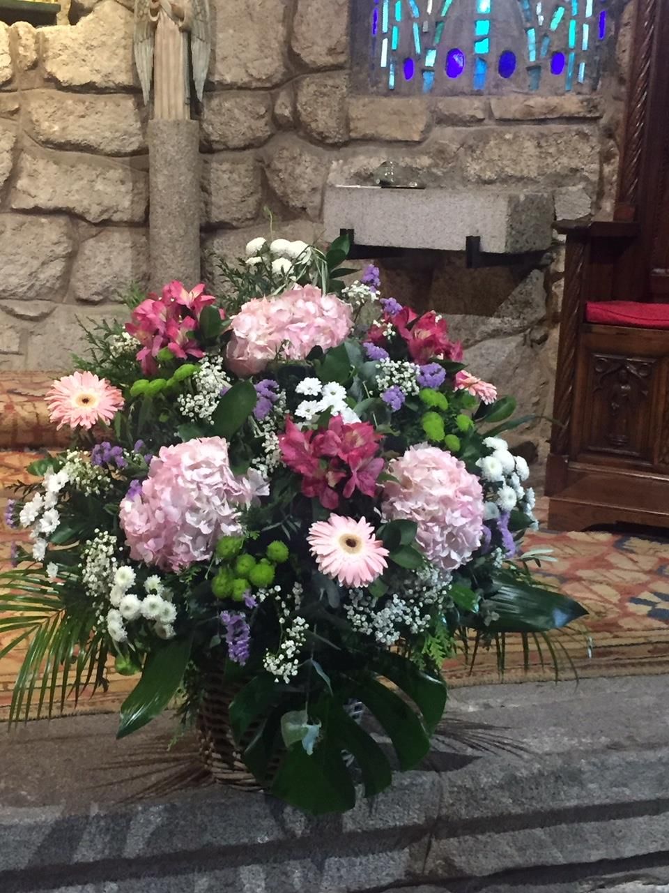 Decoración de iglesias: Catálogo de Floristería Iris Decoración de iglesias: Catálogo de Floristería Iris