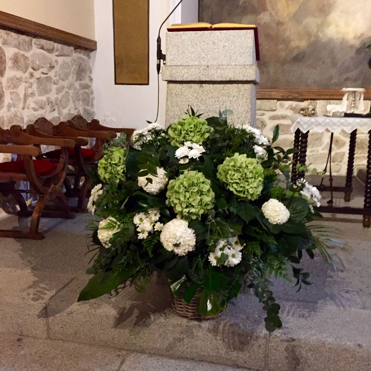 Decoración de iglesias: Catálogo de Floristería Iris Decoración de iglesias: Catálogo de Floristería Iris