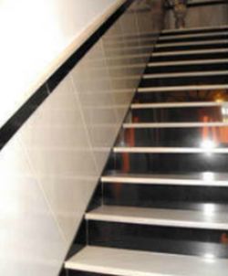 Escaleras: Servicios de Mármoles Coria, S.L.L. Escaleras: Servicios de Mármoles Coria, S.L.L.
