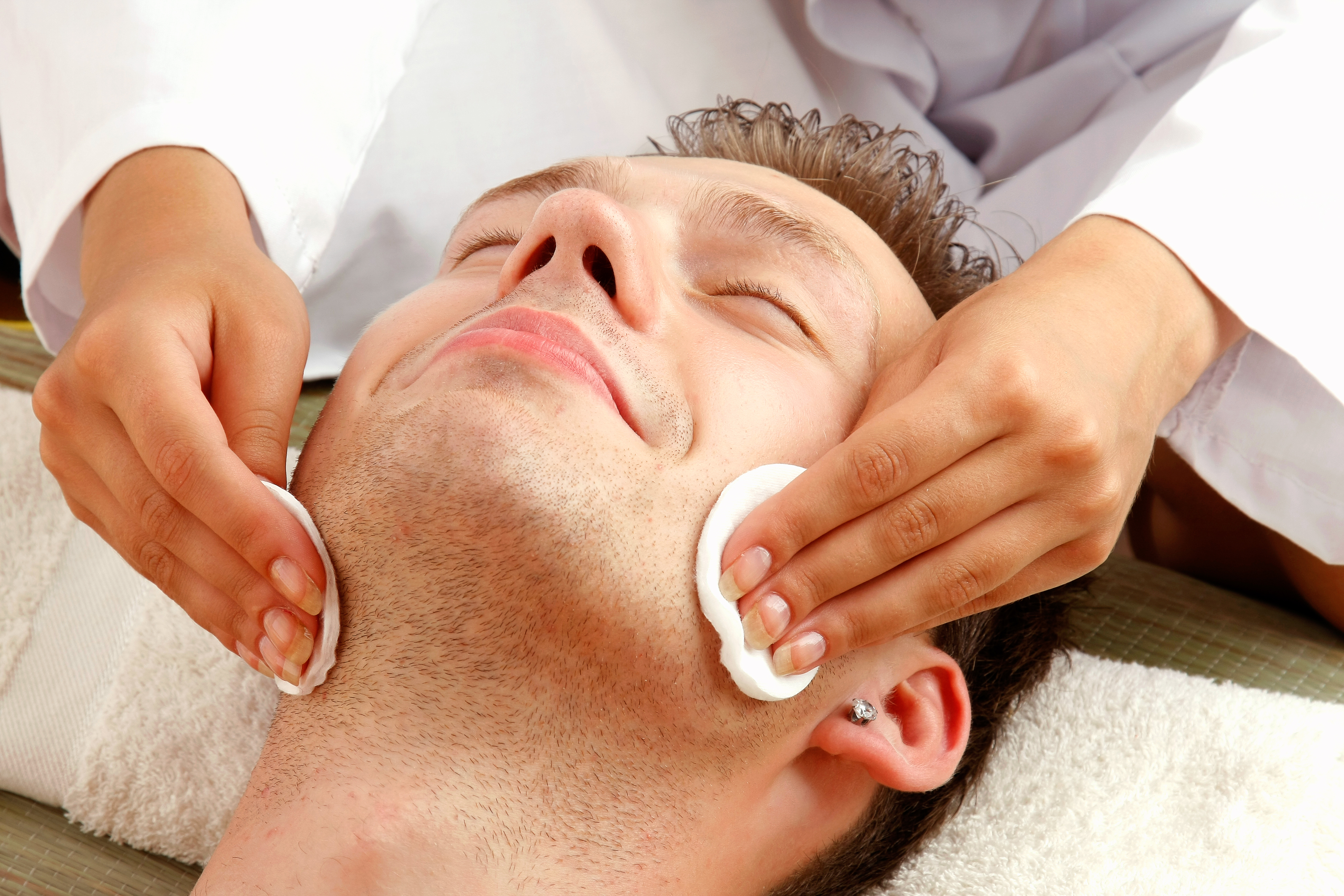 Limpieza facial hombre Limpieza facial hombre