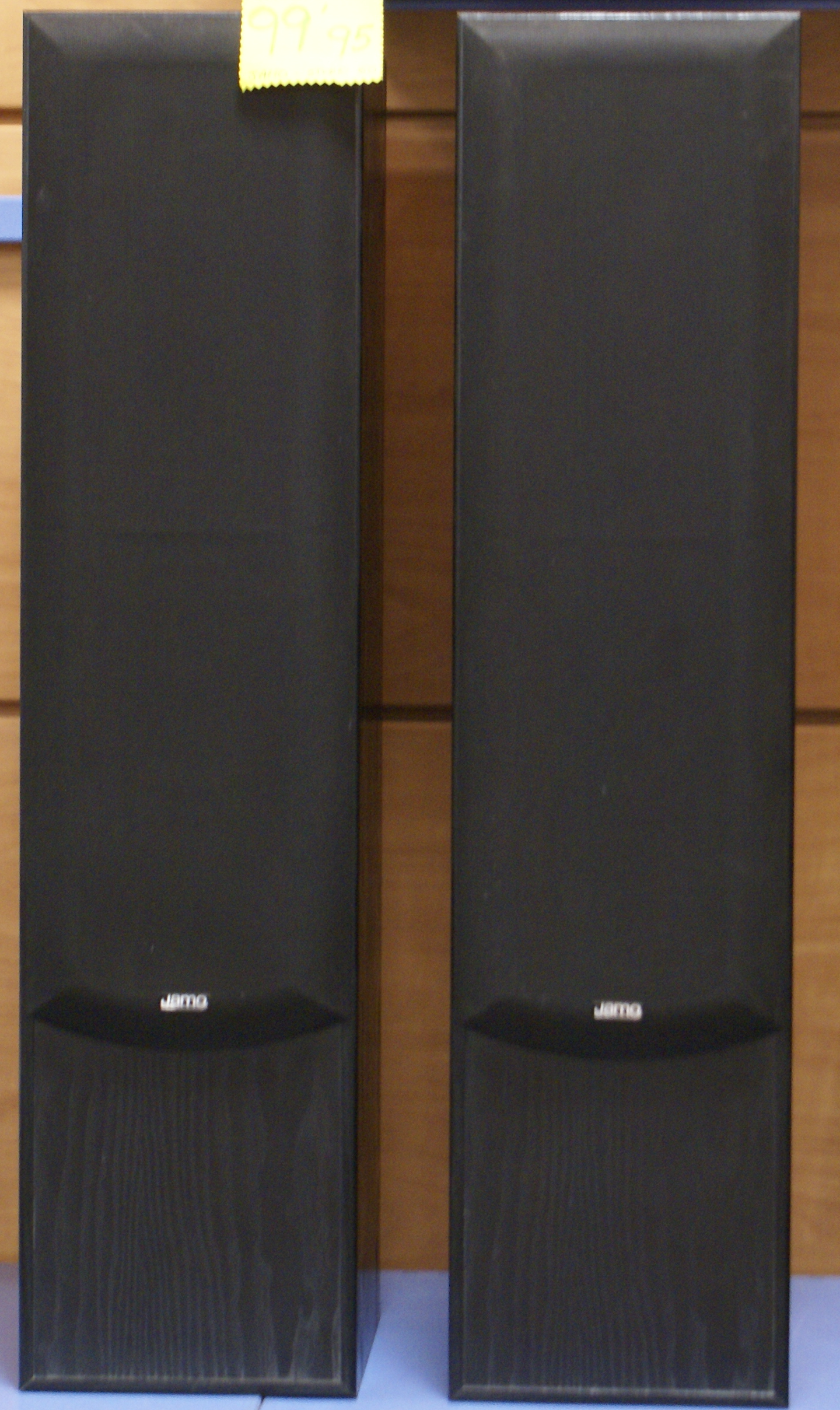 Pareja de altavoces JANO: Catalogo de Ocasiones La Moneta Pareja de altavoces JANO: Catalogo de Ocasiones La Moneta