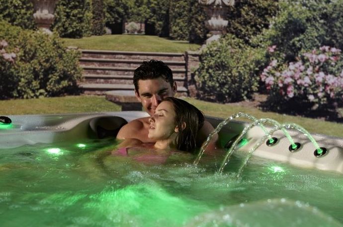Jacuzzi de diseño: Productos de Agua Flo Jacuzzi de diseño: Productos de Agua Flo