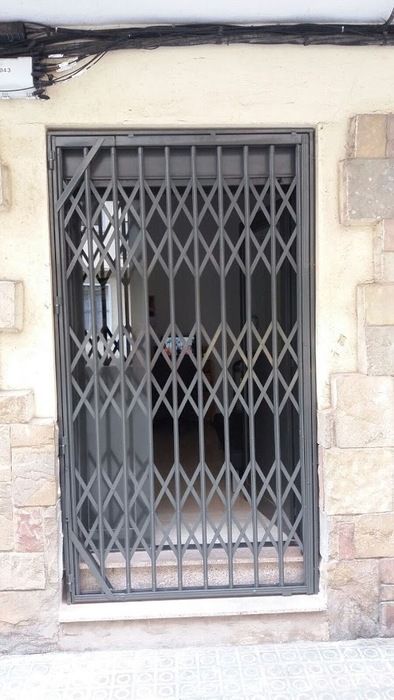 Foto 39 de Cierres y puertas metálicas en  | Puertas Metálicas Salinas