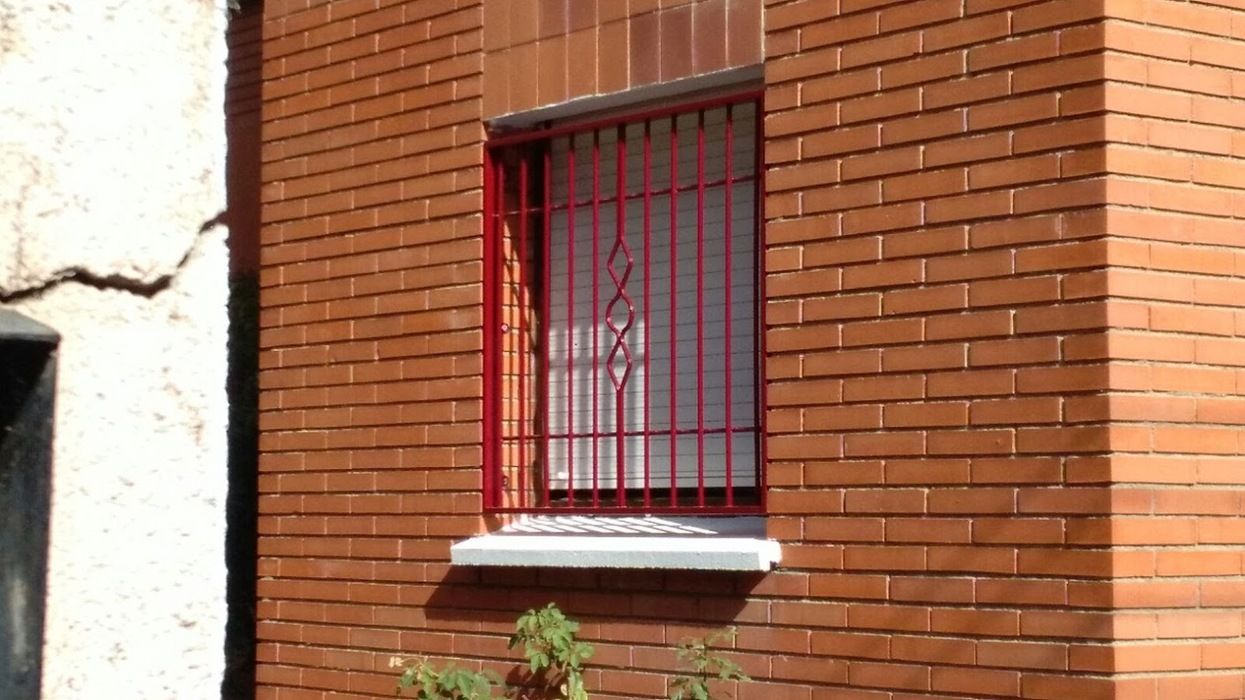 Foto 40 de Cierres y puertas metálicas en  | Puertas Metálicas Salinas