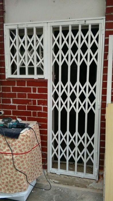 Cierres, puertas y rejas metálicas: Servicios de Puertas Metálicas Salinas Cierres, puertas y rejas metálicas: Servicios de Puertas Metálicas Salinas