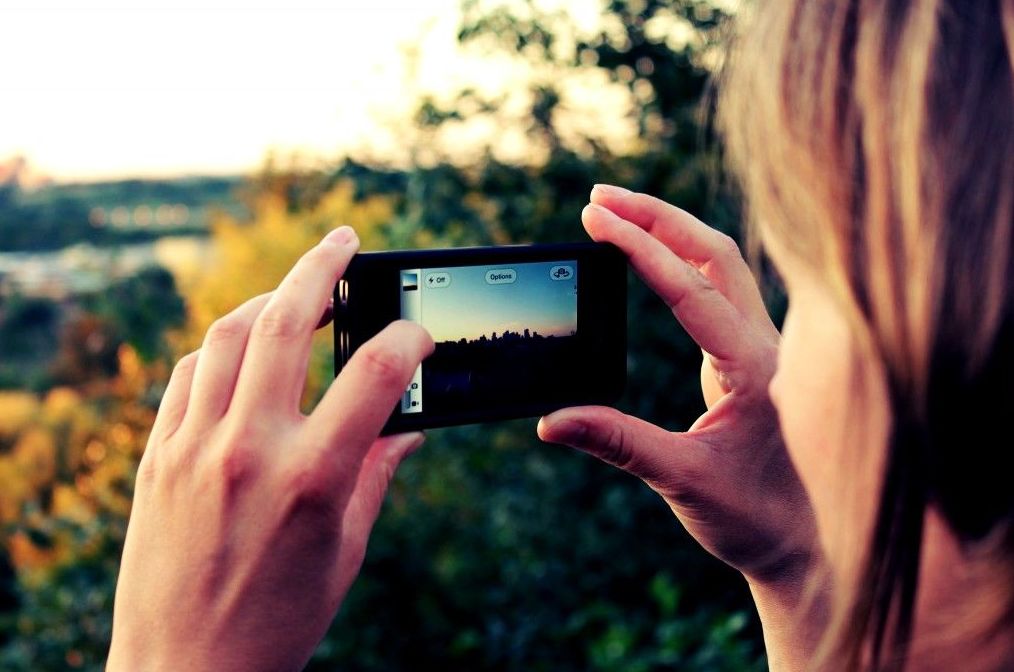 Tomar fotos con el móvil está destruyendo nuestros recuerdos