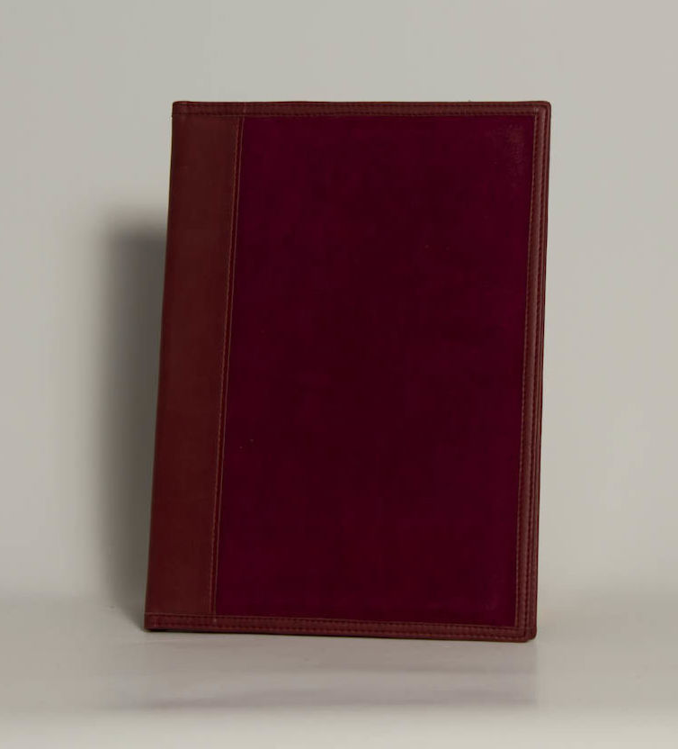 Portafolios PF-01366: Catálogo de M.G. Piel Portafolios PF-01366: Catálogo de M.G. Piel