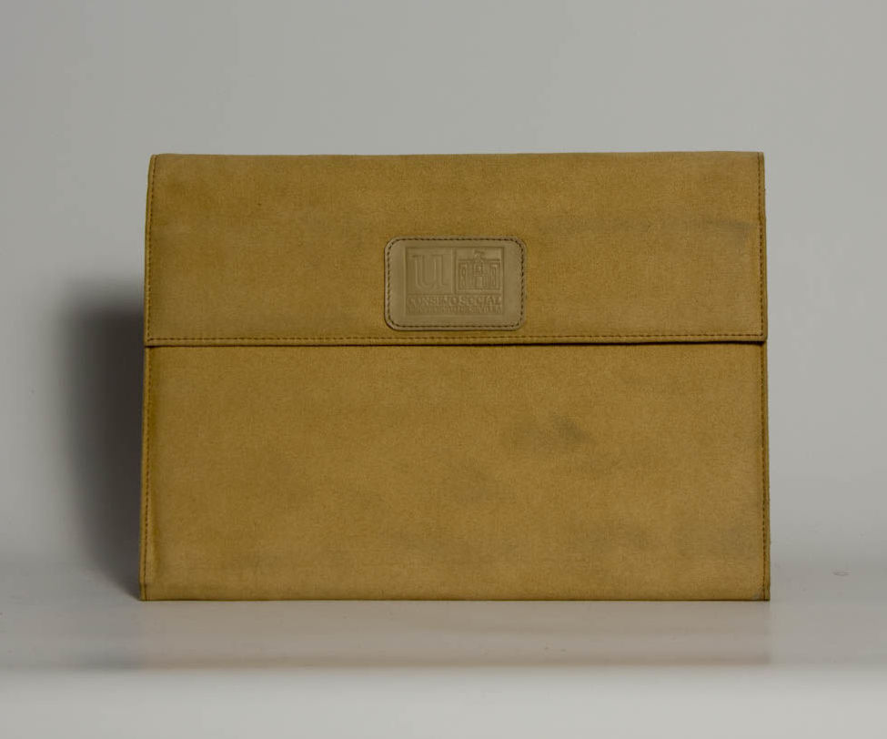 PortaDocumentos PD-01526: Catálogo de M.G. Piel PortaDocumentos PD-01526: Catálogo de M.G. Piel