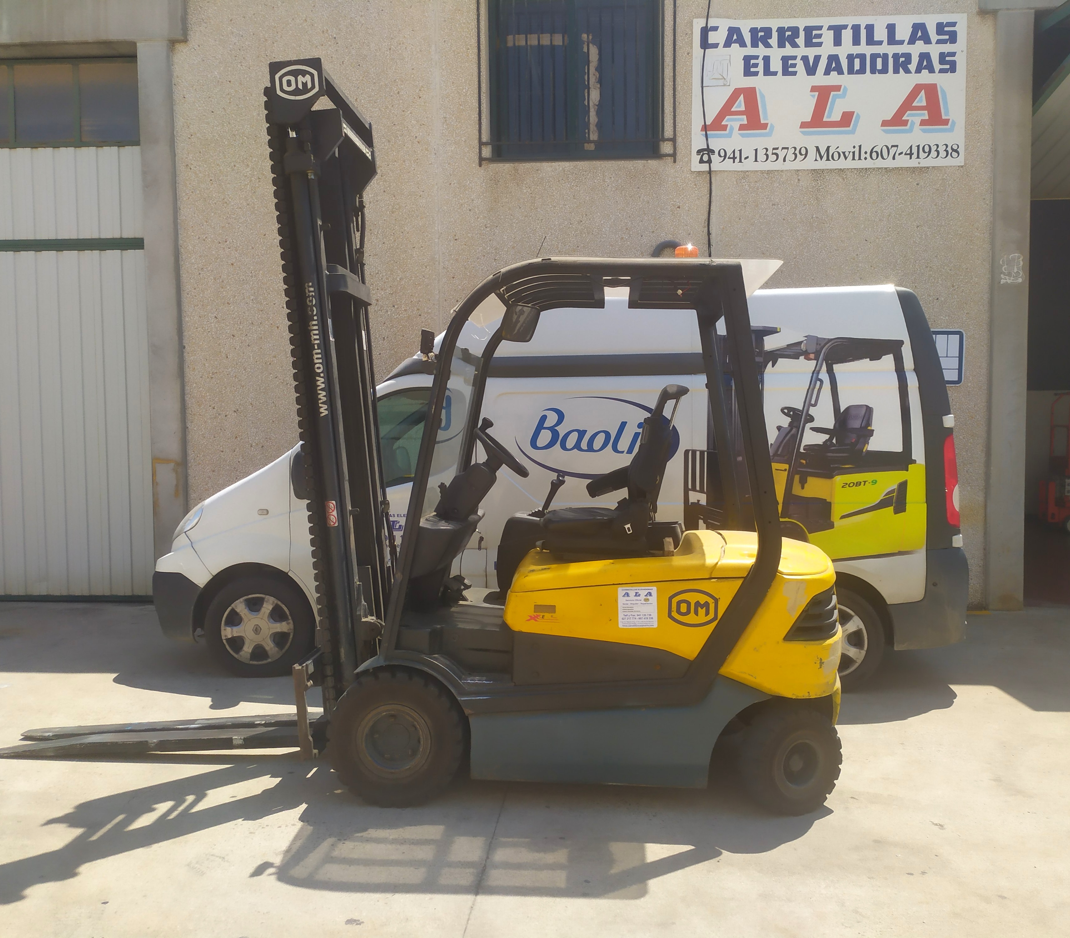 VANTA CARRETILLA REACONDICIONADA OM: Maquinaria de ocasión de Carretillas Elevadoras A.L.A., S.L. VANTA CARRETILLA REACONDICIONADA OM: Maquinaria de ocasión de Carretillas Elevadoras A.L.A., S.L.