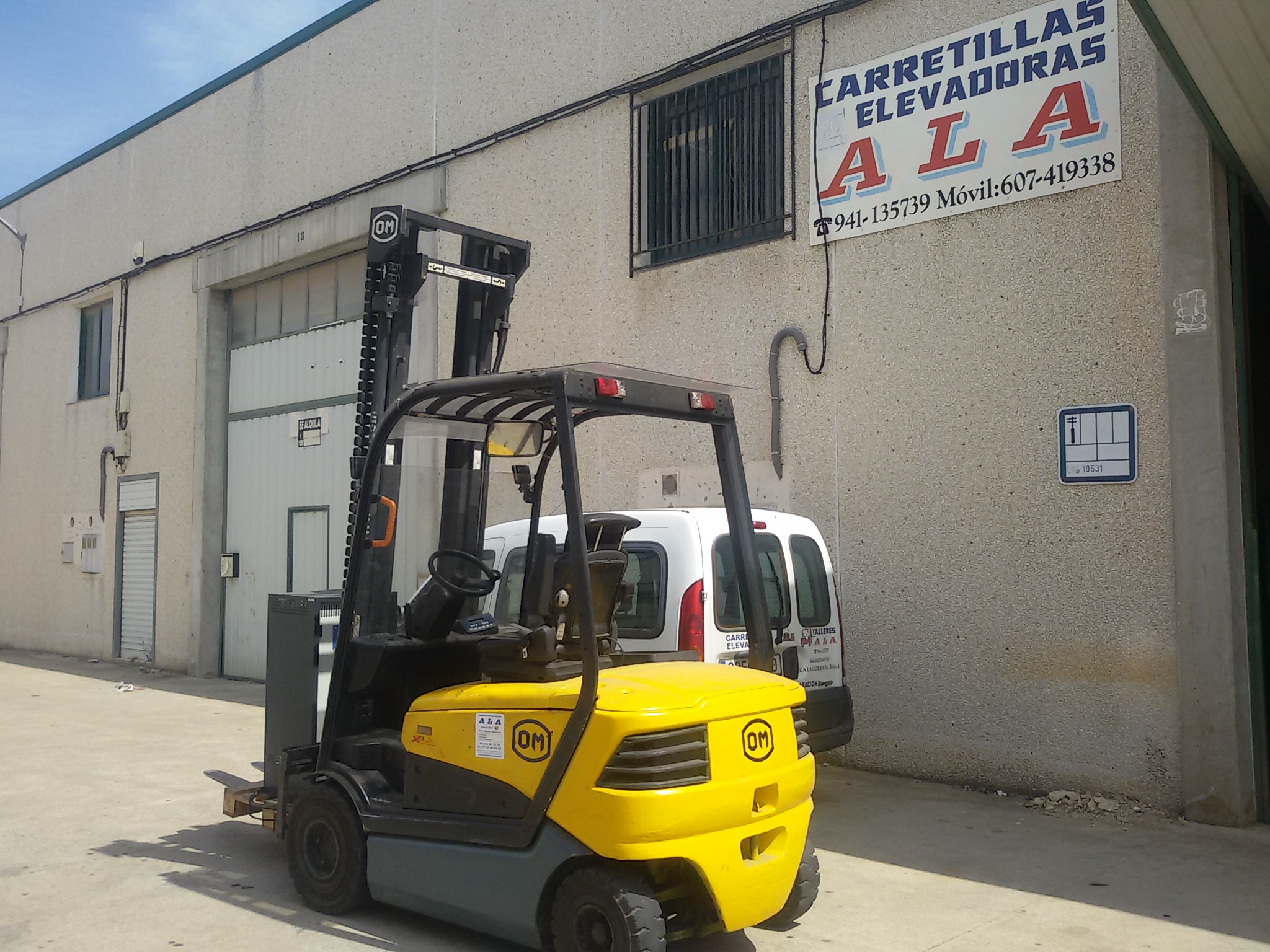VANTA CARRETILLA REACONDICIONADA OM: Maquinaria de ocasión de Carretillas Elevadoras A.L.A., S.L. VANTA CARRETILLA REACONDICIONADA OM: Maquinaria de ocasión de Carretillas Elevadoras A.L.A., S.L.