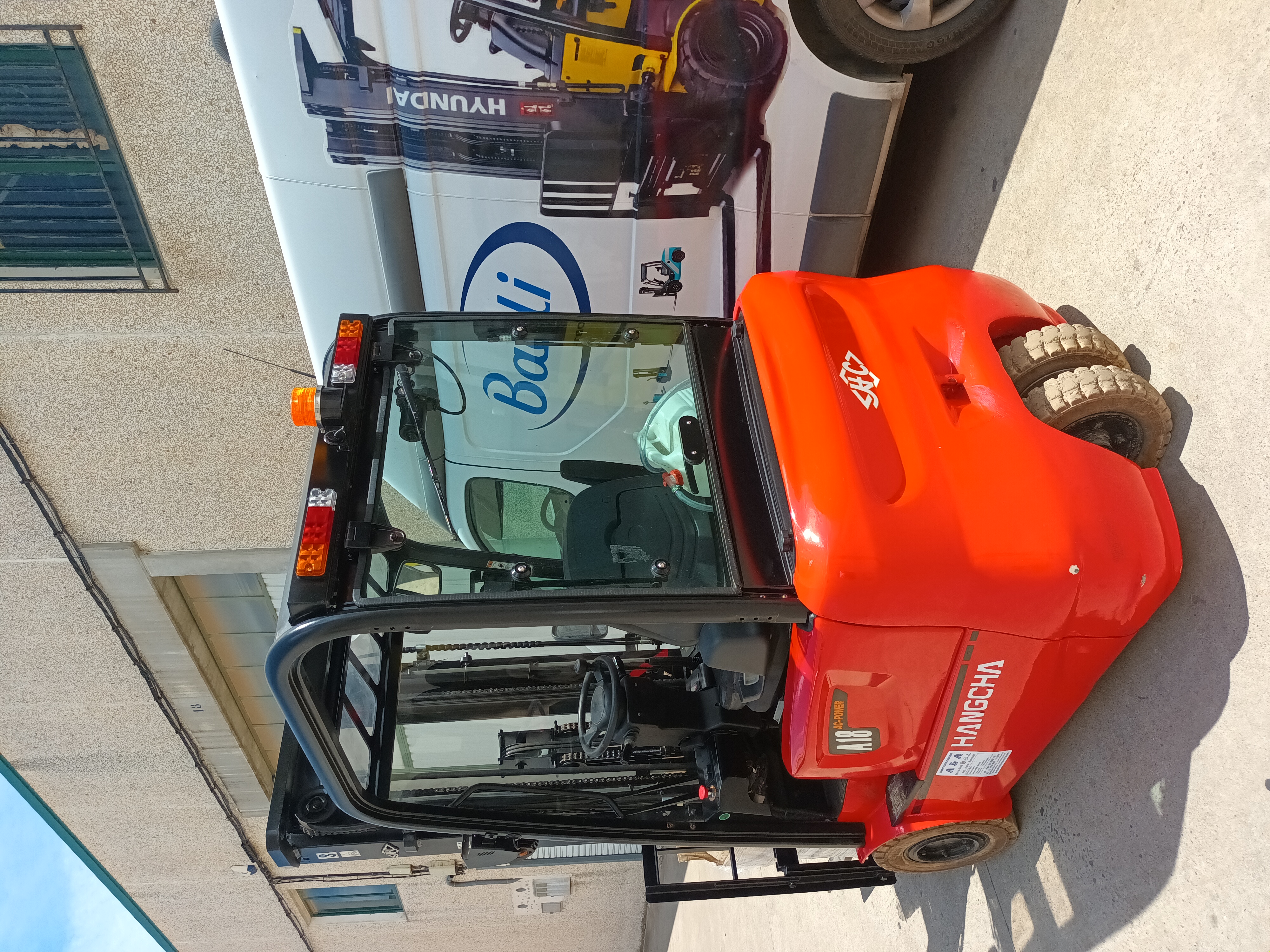 CARRETILLA SEMI NUEVA ELÉCTRICA: Maquinaria de ocasión de Carretillas Elevadoras A.L.A., S.L. CARRETILLA SEMI NUEVA ELÉCTRICA: Maquinaria de ocasión de Carretillas Elevadoras A.L.A., S.L.