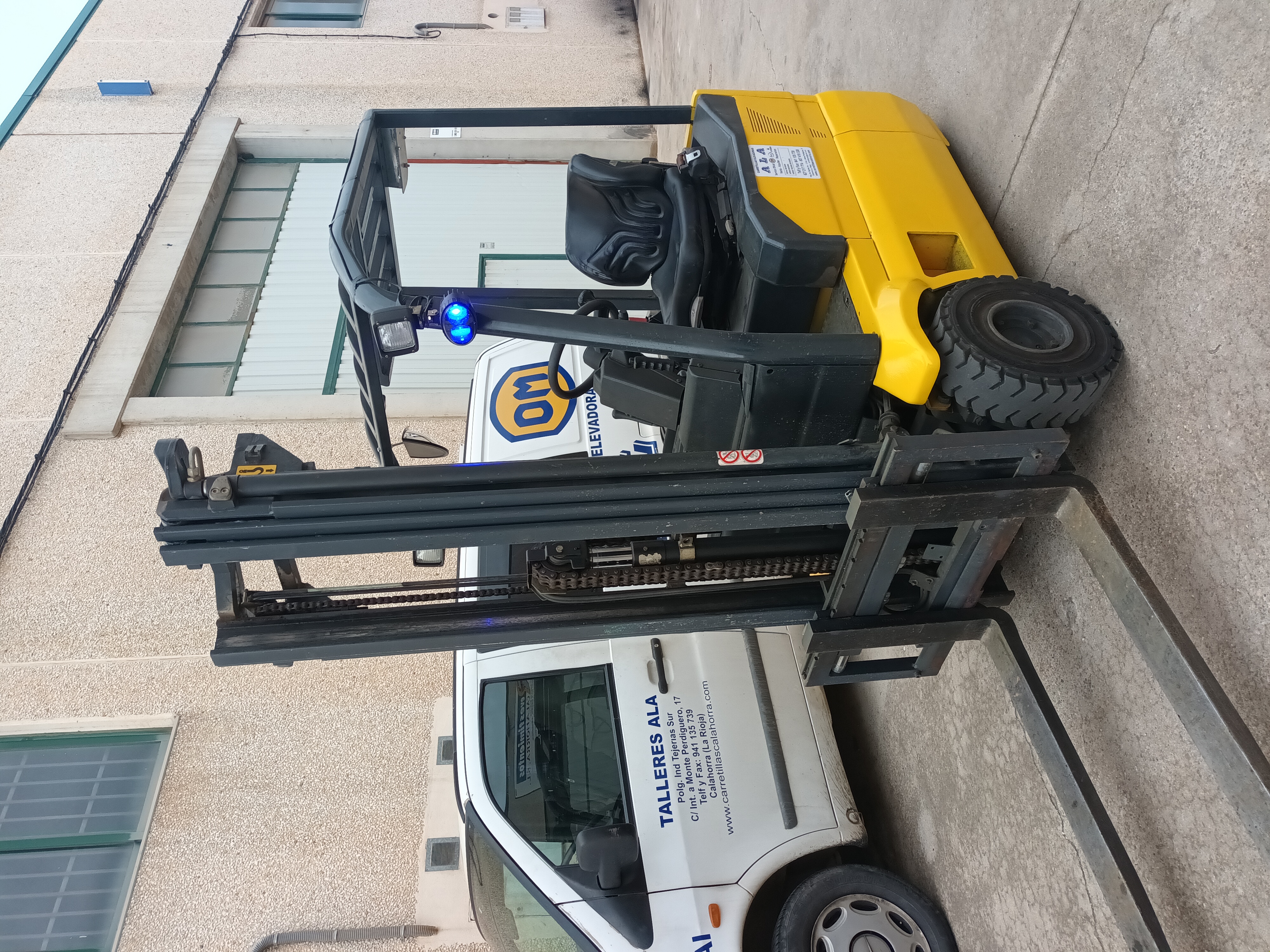 CARRETILLA REACONDICIONADA DE OCASIÓN: Maquinaria de ocasión de Carretillas Elevadoras A.L.A., S.L. CARRETILLA REACONDICIONADA DE OCASIÓN: Maquinaria de ocasión de Carretillas Elevadoras A.L.A., S.L.