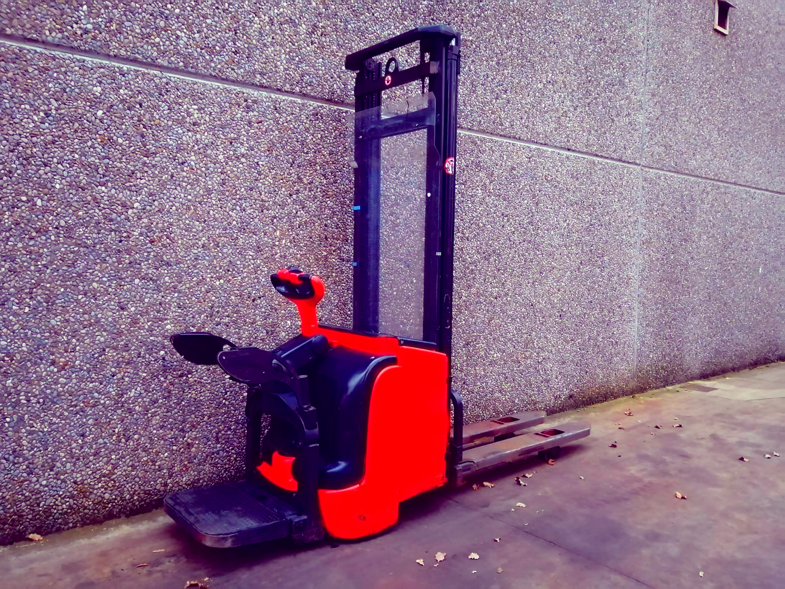 VENTA APILADOR REACONDICIONADO LINDE: Maquinaria de ocasión de Carretillas Elevadoras A.L.A., S.L. VENTA APILADOR REACONDICIONADO LINDE: Maquinaria de ocasión de Carretillas Elevadoras A.L.A., S.L.