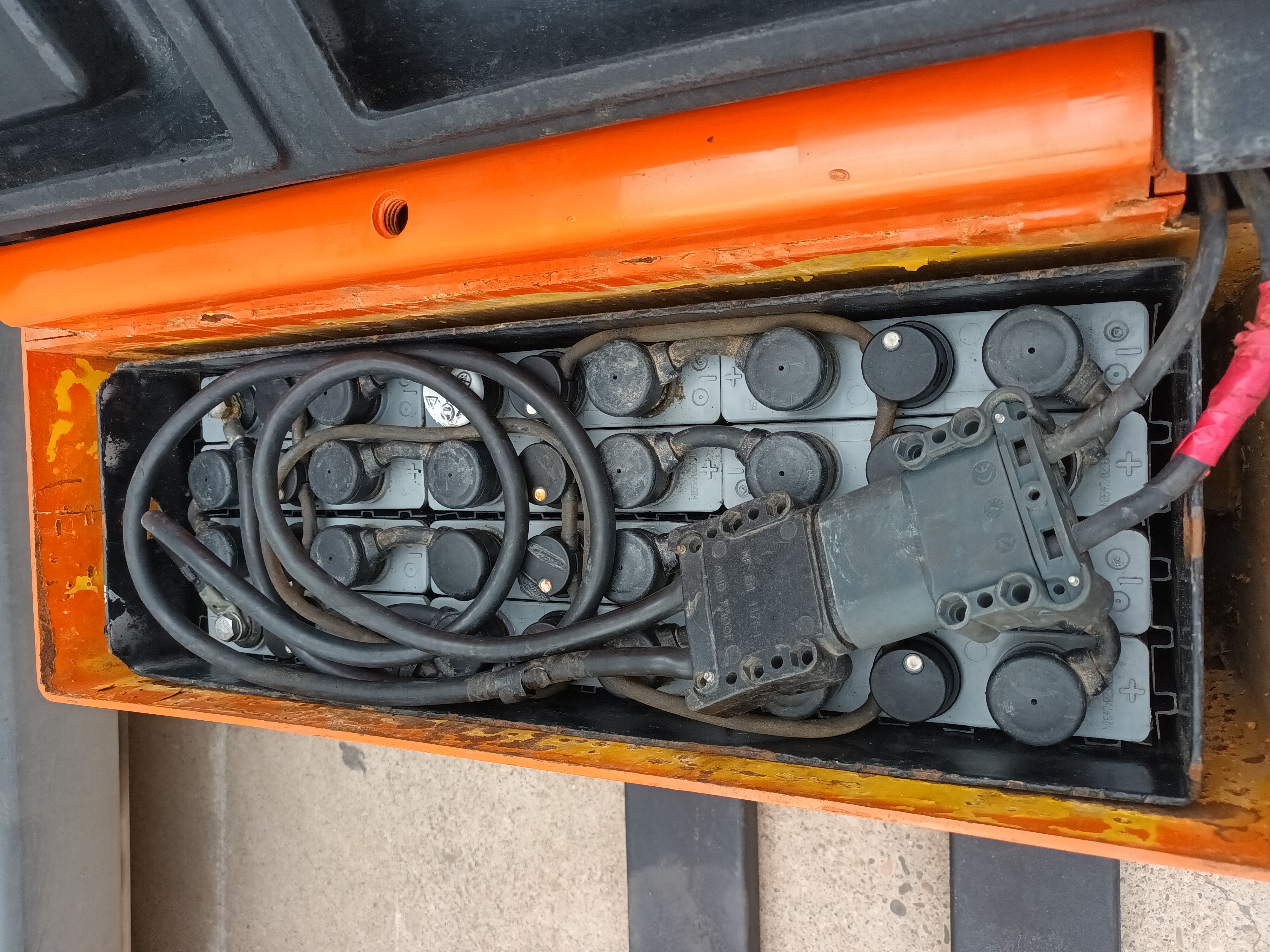 VENTA TRANSPALETA ELÉCTRICA OM: Maquinaria de ocasión de Carretillas Elevadoras A.L.A., S.L. VENTA TRANSPALETA ELÉCTRICA OM: Maquinaria de ocasión de Carretillas Elevadoras A.L.A., S.L.