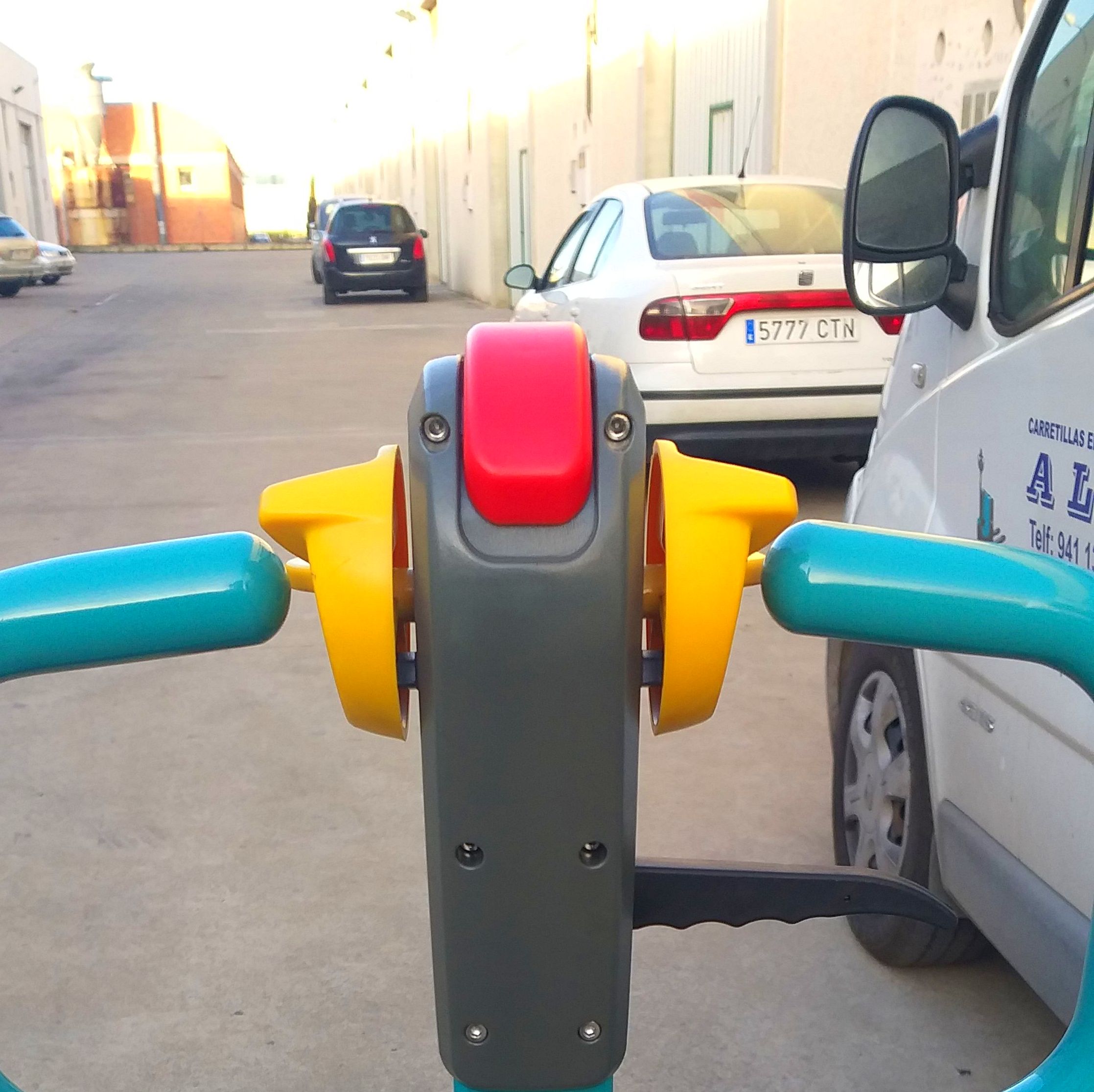 OCASIÓN TRANSPALETAS CON BATERÍA LITIO: Maquinaria de ocasión de Carretillas Elevadoras A.L.A., S.L. OCASIÓN TRANSPALETAS CON BATERÍA LITIO: Maquinaria de ocasión de Carretillas Elevadoras A.L.A., S.L.