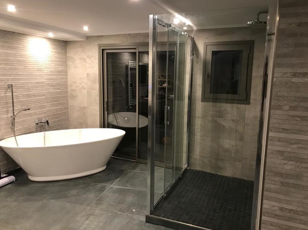 Mamparas de baño y ducha: Productos y servicios de Metalls Llançà Mamparas de baño y ducha: Productos y servicios de Metalls Llançà